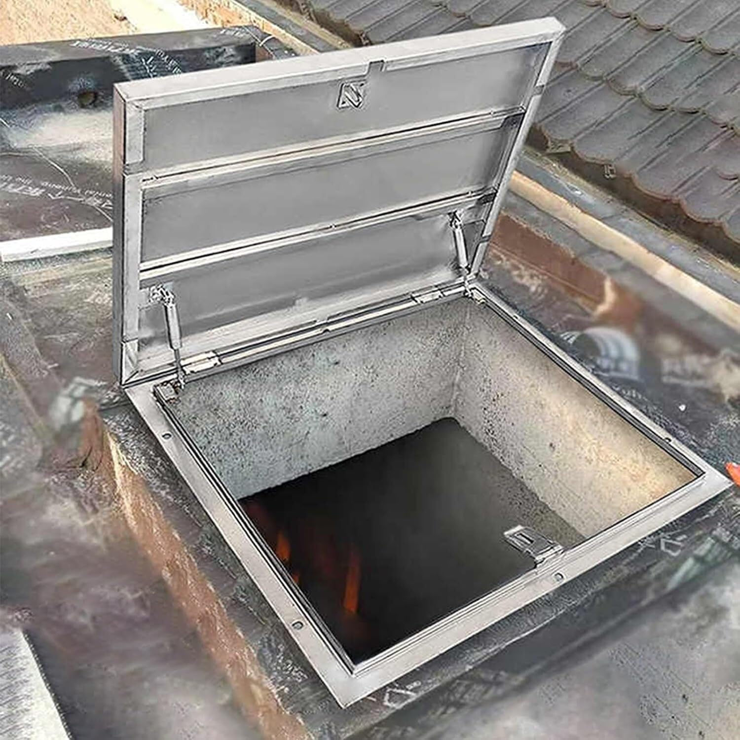 VUIKLCty Roof Hatch, Attic Skylight Cover, Stainless Steel Roof Maintenance Hatch(95 * 95cm)