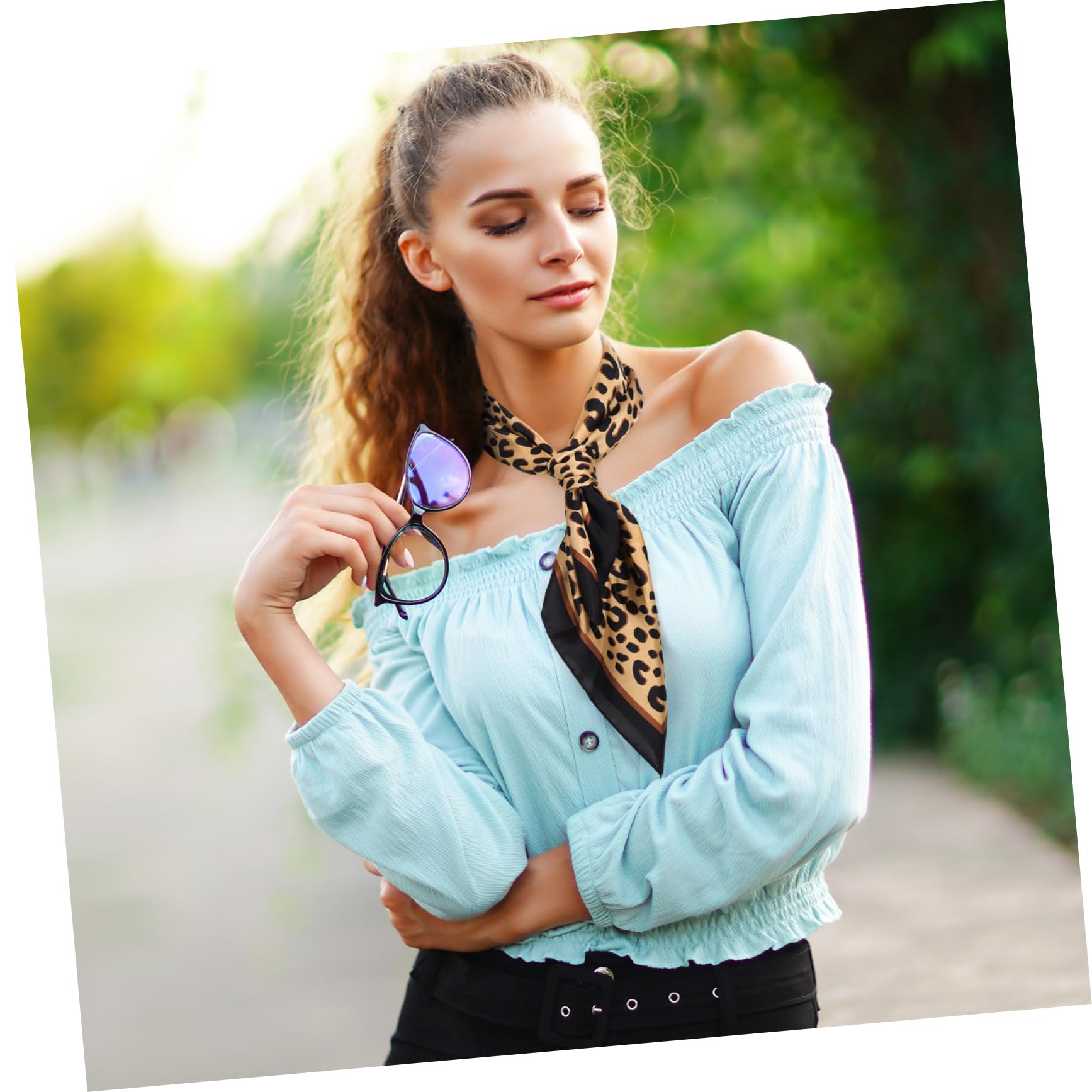 Bufanda Cuadrada de Leopardo para Mujer en Imitación de Seda, Pañuelo Fino y Ligero para Diferentes Ocasiones, Obsequio Adecuado Día Madre Color Aleatorio