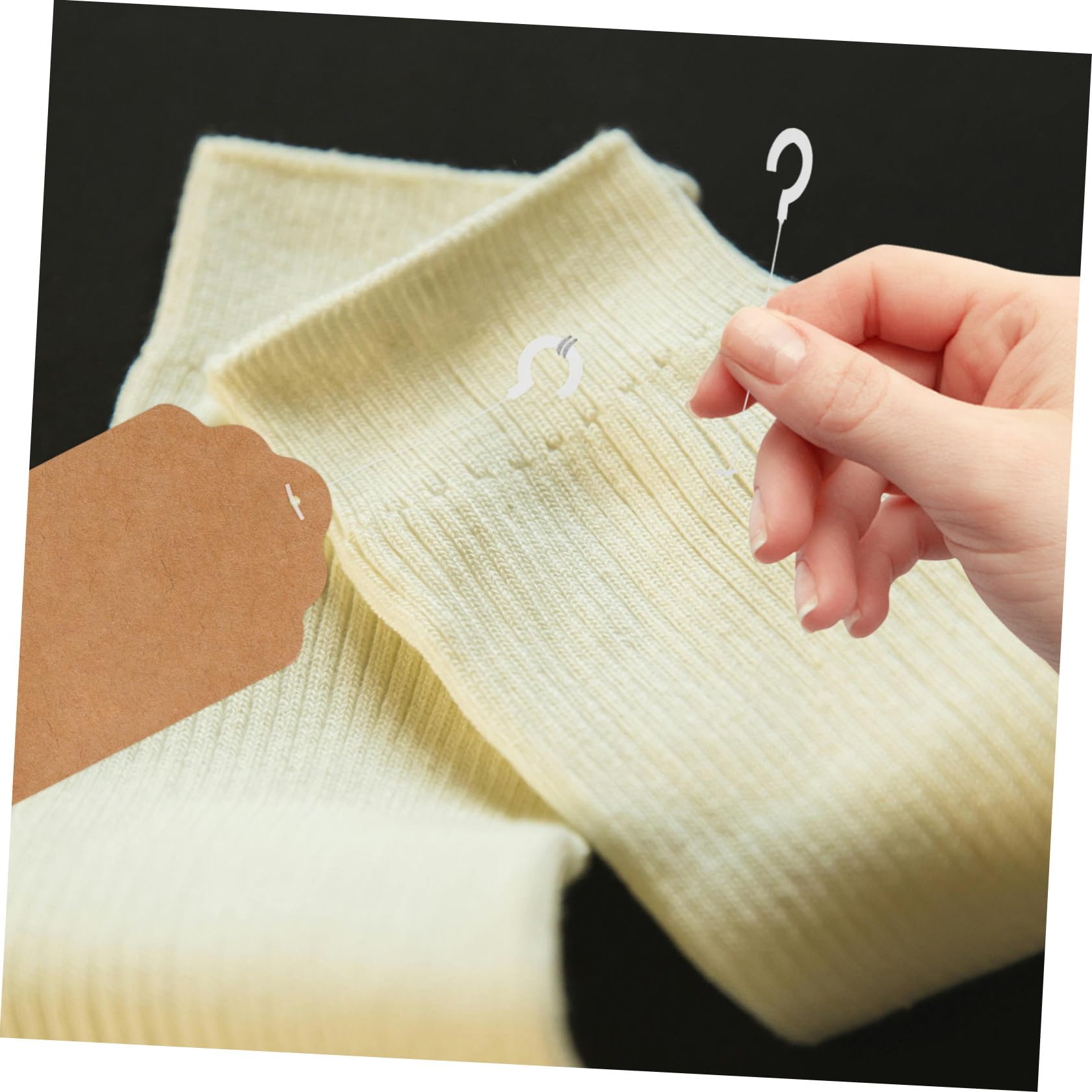 Gatuida 5000 Pezzi Ganci a j Per Etichette Appese Ai Vestiti, Fermagli in Plastica Trasparenti 50mm Per Cartellini Prezzi, Accessori Versatili Per Abbigliamento T-shirt, Abiti e Pantaloni