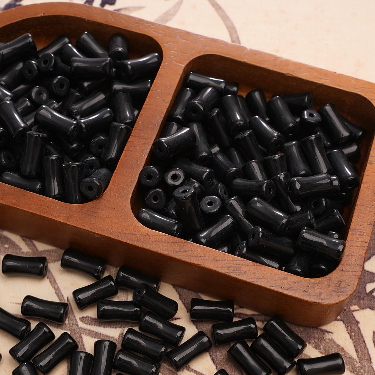 Pack of 40 6 x 12 mm Bamboo Shaped Glass Beads, Tube Beads, Loose Glass Beads with Hole for Threading, Mini Bamboo Beads for DIY Jewellery Making, Bracelet, Earrings, Deco Crafts, Black