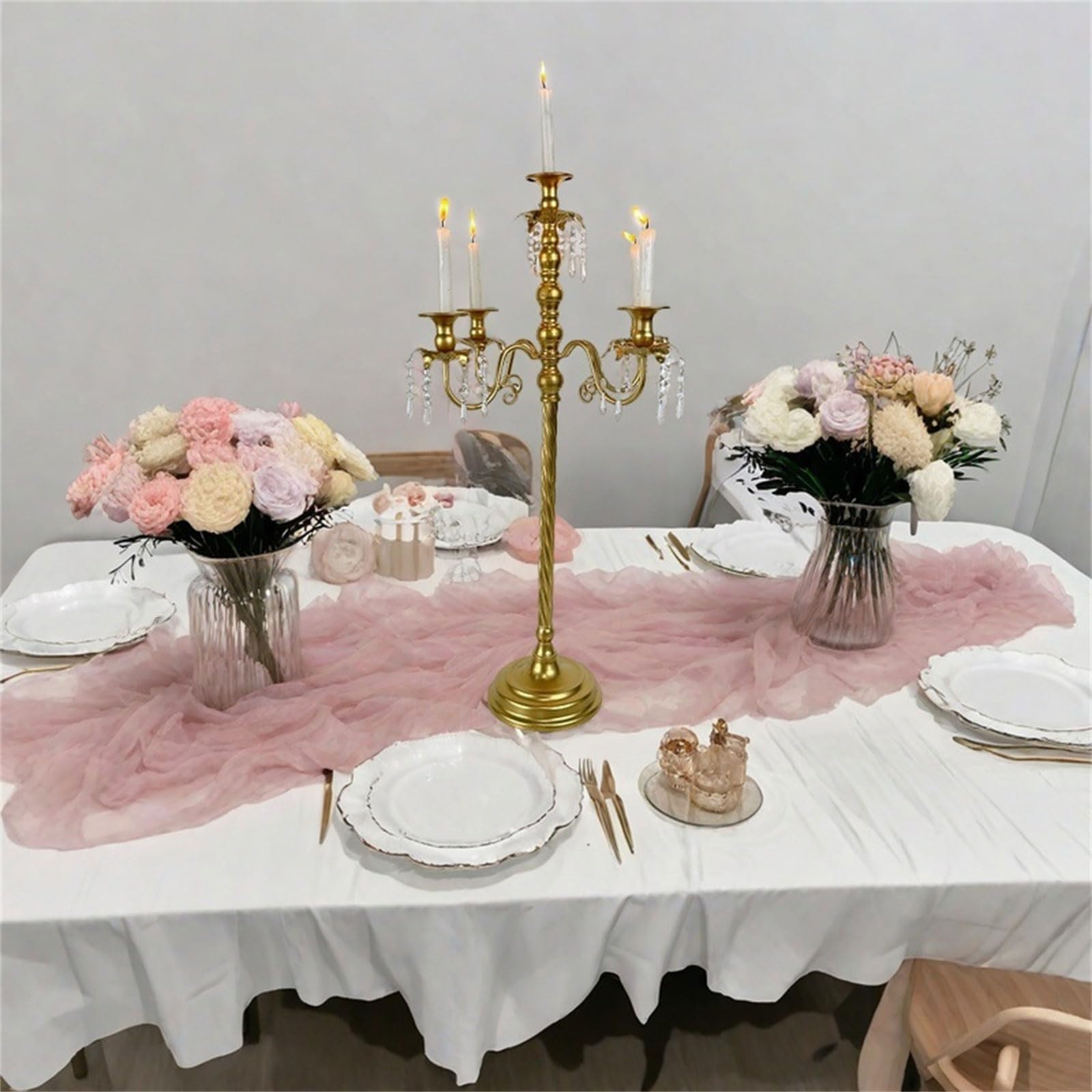 Elegante candelabro de metal europeo adornado con cristal dorado para decoración del hogar y eventos, candelabro de gota de cristal para decoración de eventos