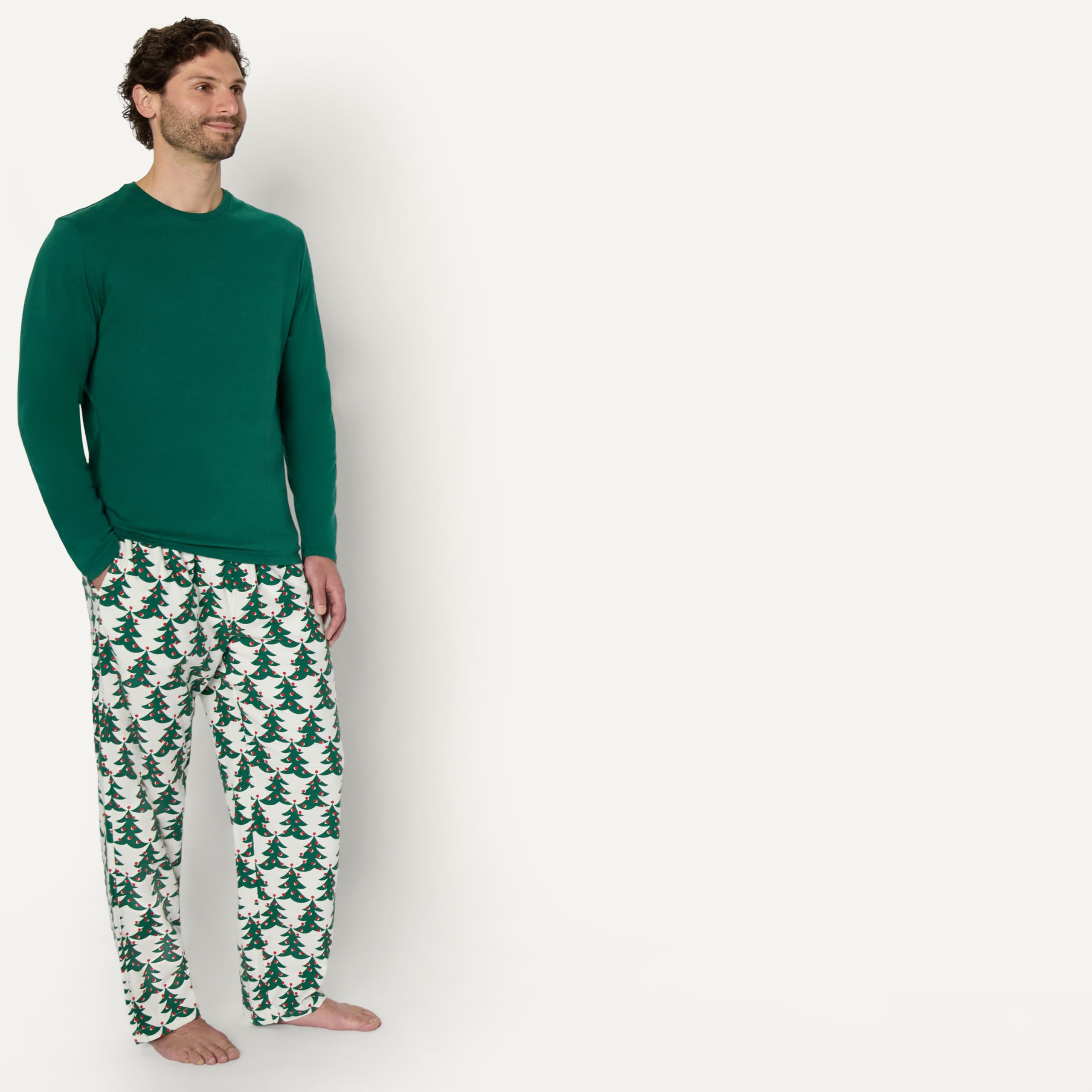 Amazon Essentials Completi Coordinati di Pigiami Natalizi per La Famiglia