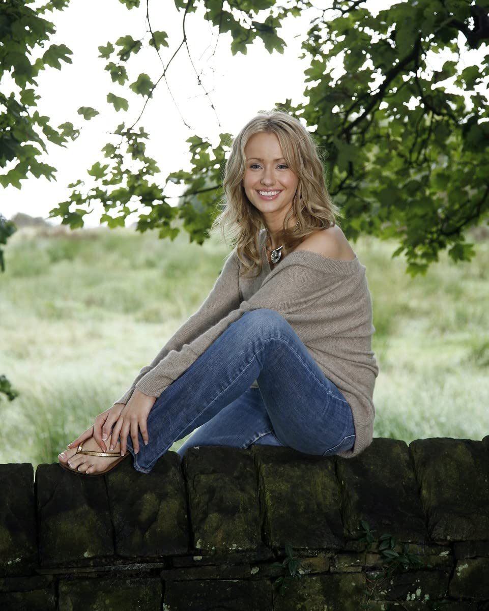 worldphotographs Emmerdale (TV) Sammy Winward Katy Sugden 10x8 Photo