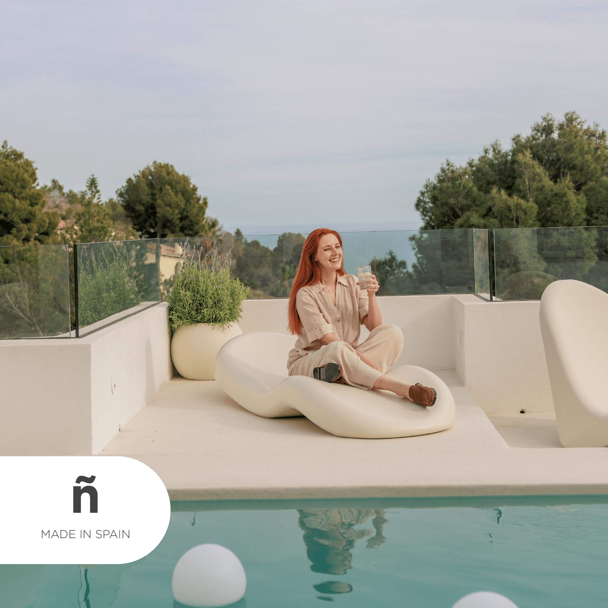 Newgarden - Rasa Tumbona de Exterior de Diseño Piscina del Hotel Club de Playa Jardín Blanca Apilable y Súper Resistente a la Intemperie