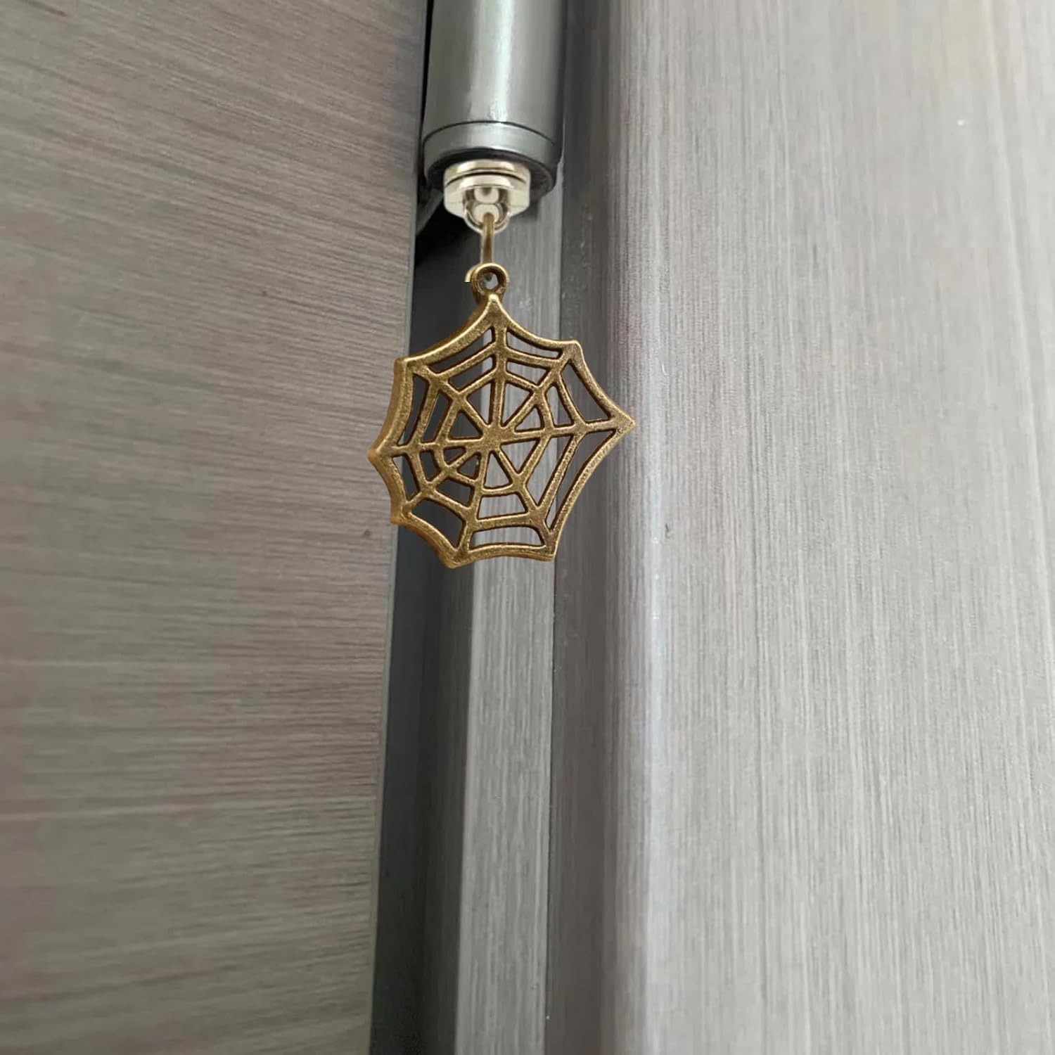 Brass Hinge Head Home Decoration Spider's Web,Magnetic Hinge Dropper Hanging,Magnetic Hinge Head Toppers,Door Hinge Pin Topper (Brass)