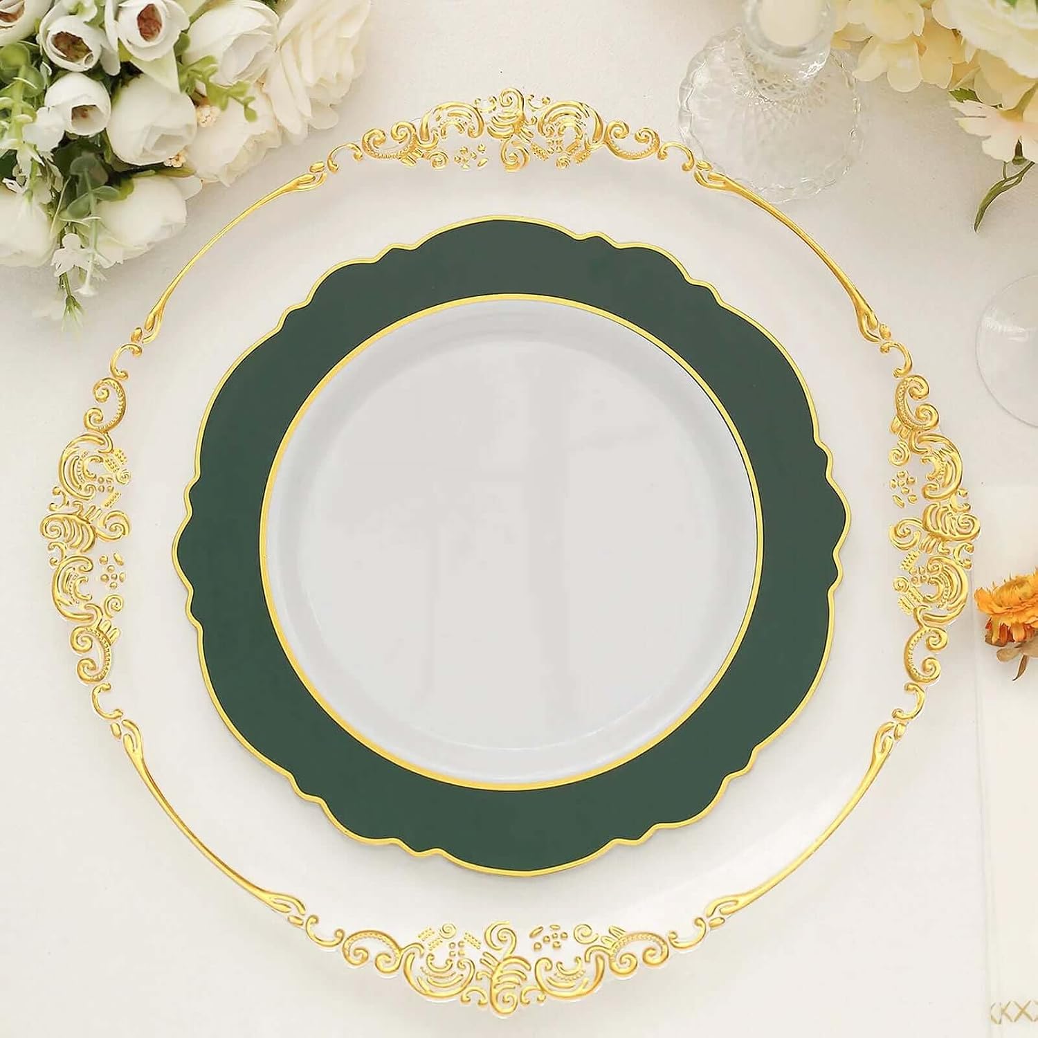 Efavormart 10-Pack Hunter Emerald Green Round Blossom 10" Plastic Dinner Plates - Elegant Heavy Duty Disposable Tableware for Christmas & Banquets