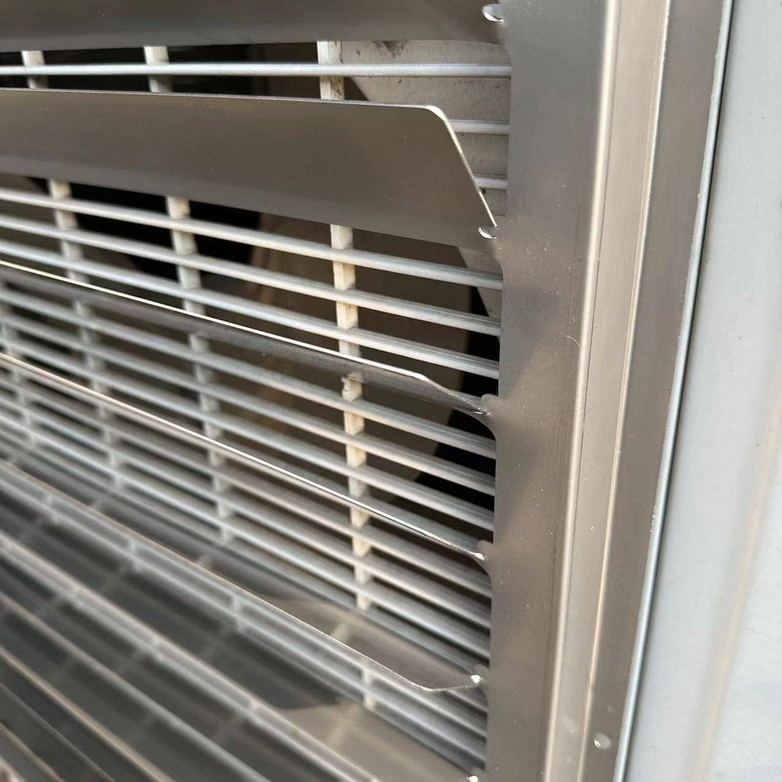 Copertura per unità AC, deflettore per condizionatore d'aria, griglia di protezione in acciaio inox per compressore esterno condensatore – Schermo di recinzione guida vento