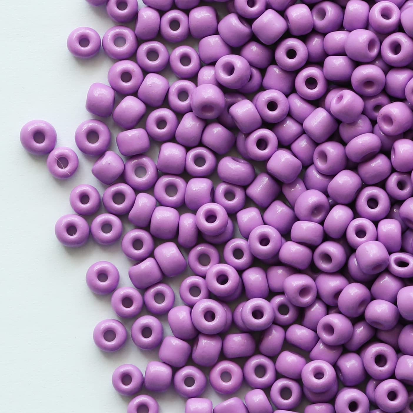 4mm Purple Seed Beads About 1600pcs/110Grams in Bag,6/0 Glass Craft Beads for Making Earrings Waist Jewelry, DIY Handmade (Purple) - Image 2