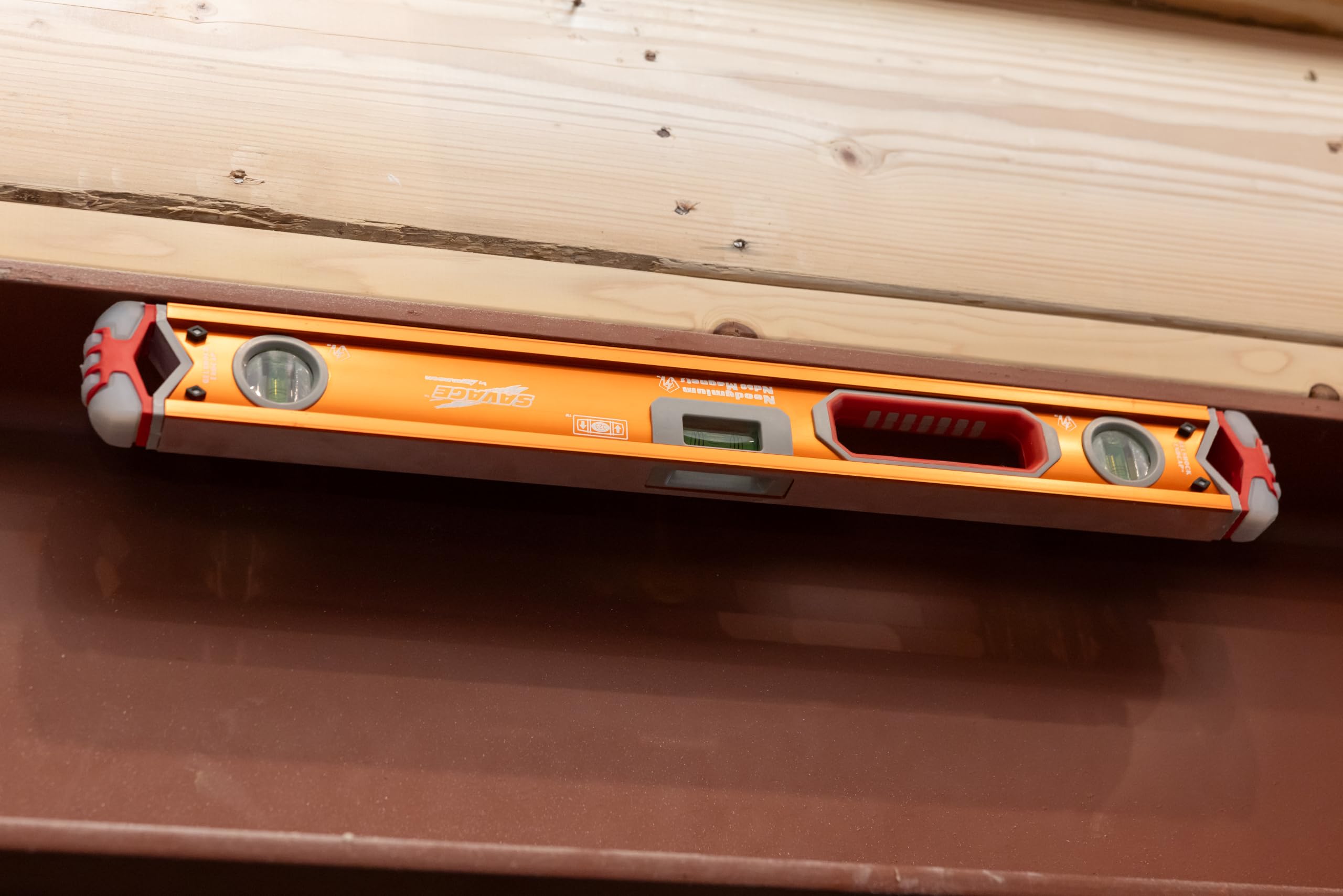 Swanson 24" Magnetic Box Beam Level - Durable & Precise -6