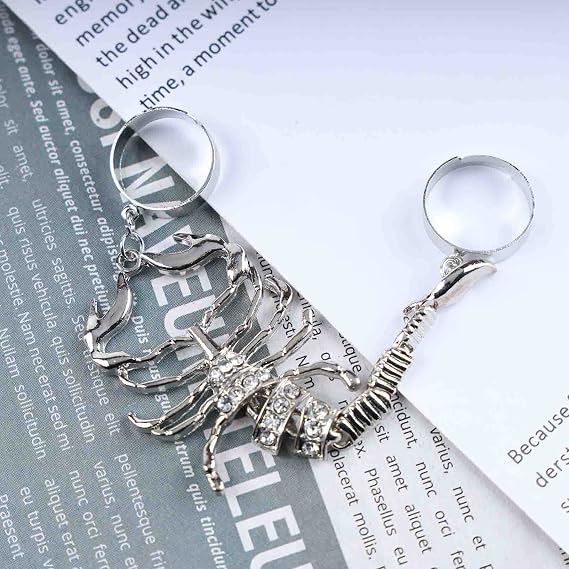 Gothic Scorpion Chain Hand Ring Silver Scorpion Finger Ring Punk Knuckle Joint Rings Halloween Statement Rings Set for Women (Silver)