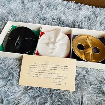 太陽の顔　黒い太陽　岡本太郎　冊子、色紙付き 信楽焼　万博　置物 太陽の顔 黒い太陽 岡本太郎 冊子、色紙付き 信楽焼 万博 置物
