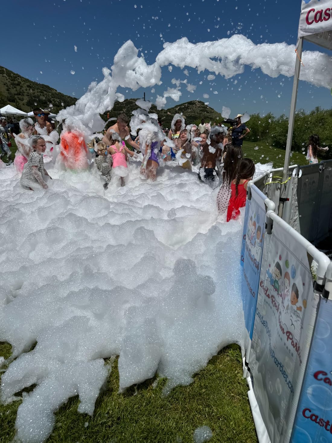 Partymachines Professional Foam Solution; Makes 420 gallons of Foam Party Solution