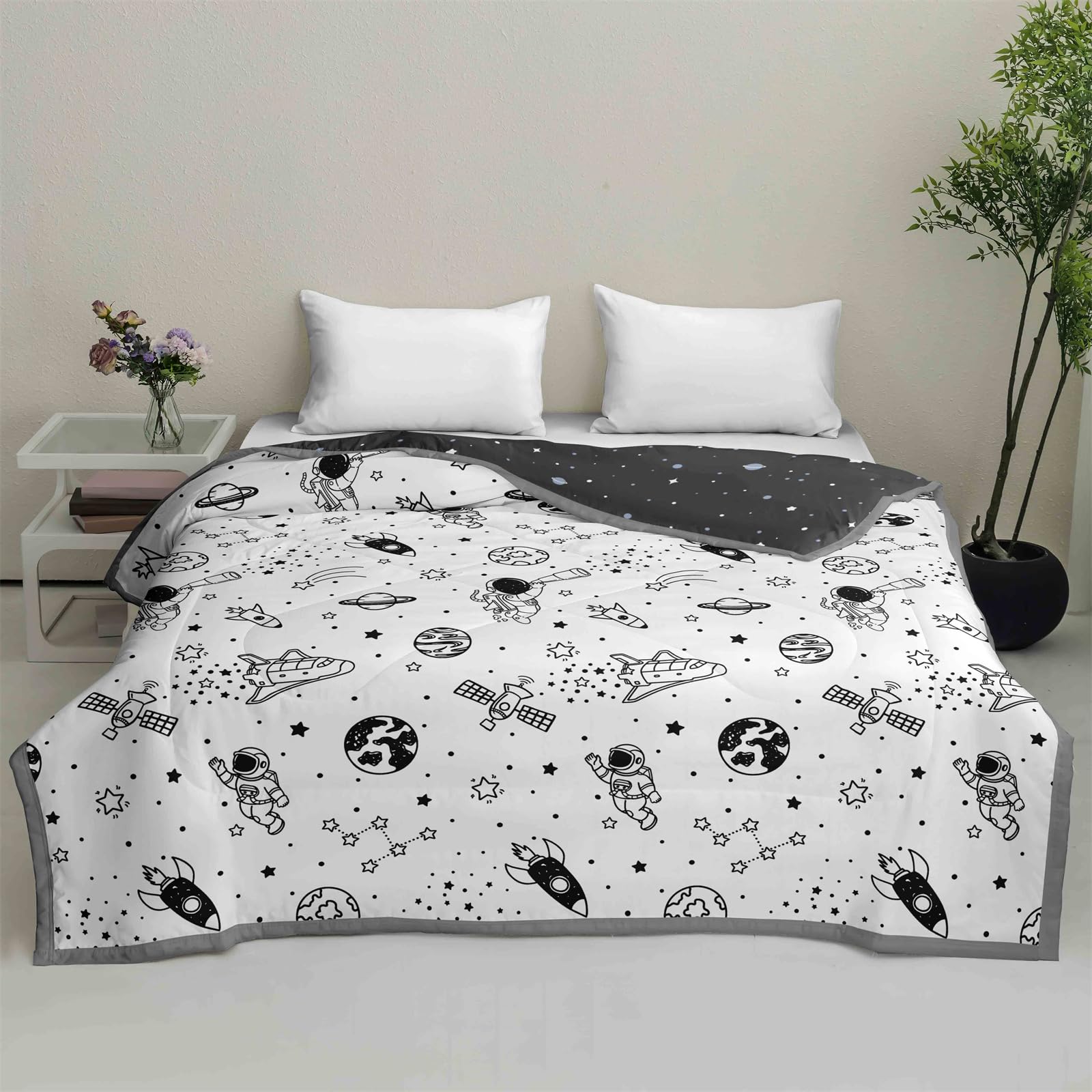 Odot Coverless Duvet 4.5 Tog for Single Double King Size, Summer Duvet No Cover Cosy and Lightweight Quilt Breathable Bedspreads Quilted Throw for Beds (Spaceship,150 * 200cm)