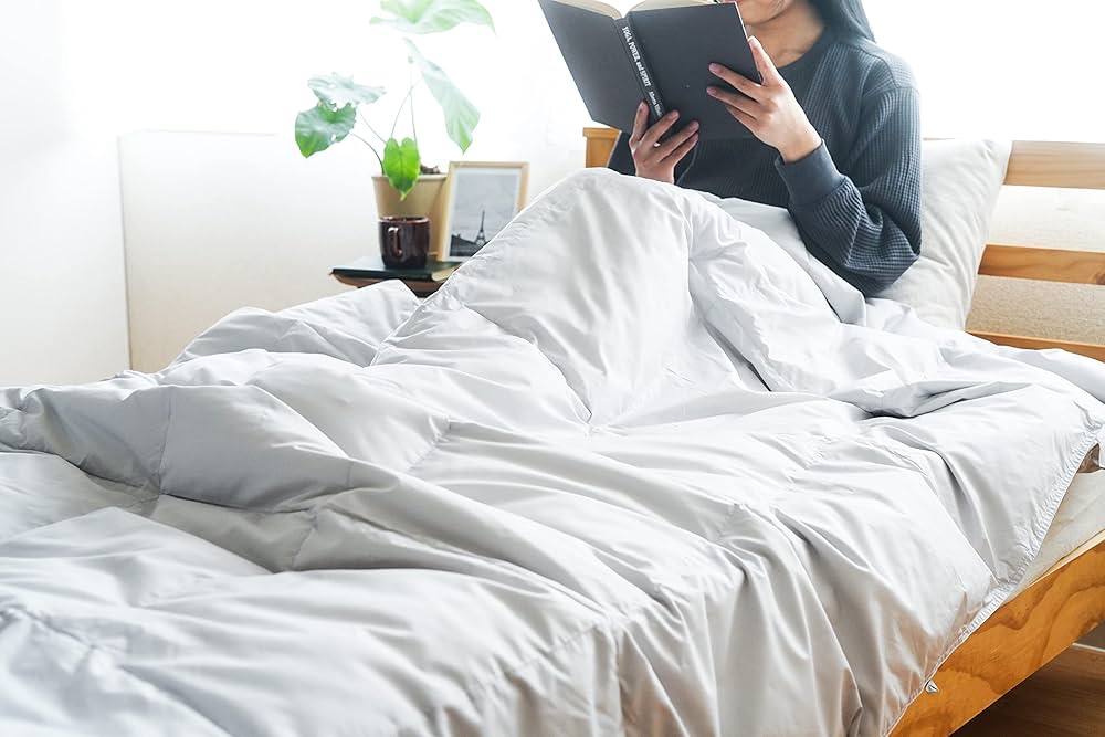 【未使用】DAKS　羽毛掛け布団 　ダウンケット 150×210cm Amazon｜日本製 ダウンケット [ ホワイトダックダウン70% 使用