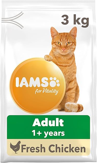 IAMS for Vitality dry cat food with chicken - dry food for cats aged 1-6 years, 3kg