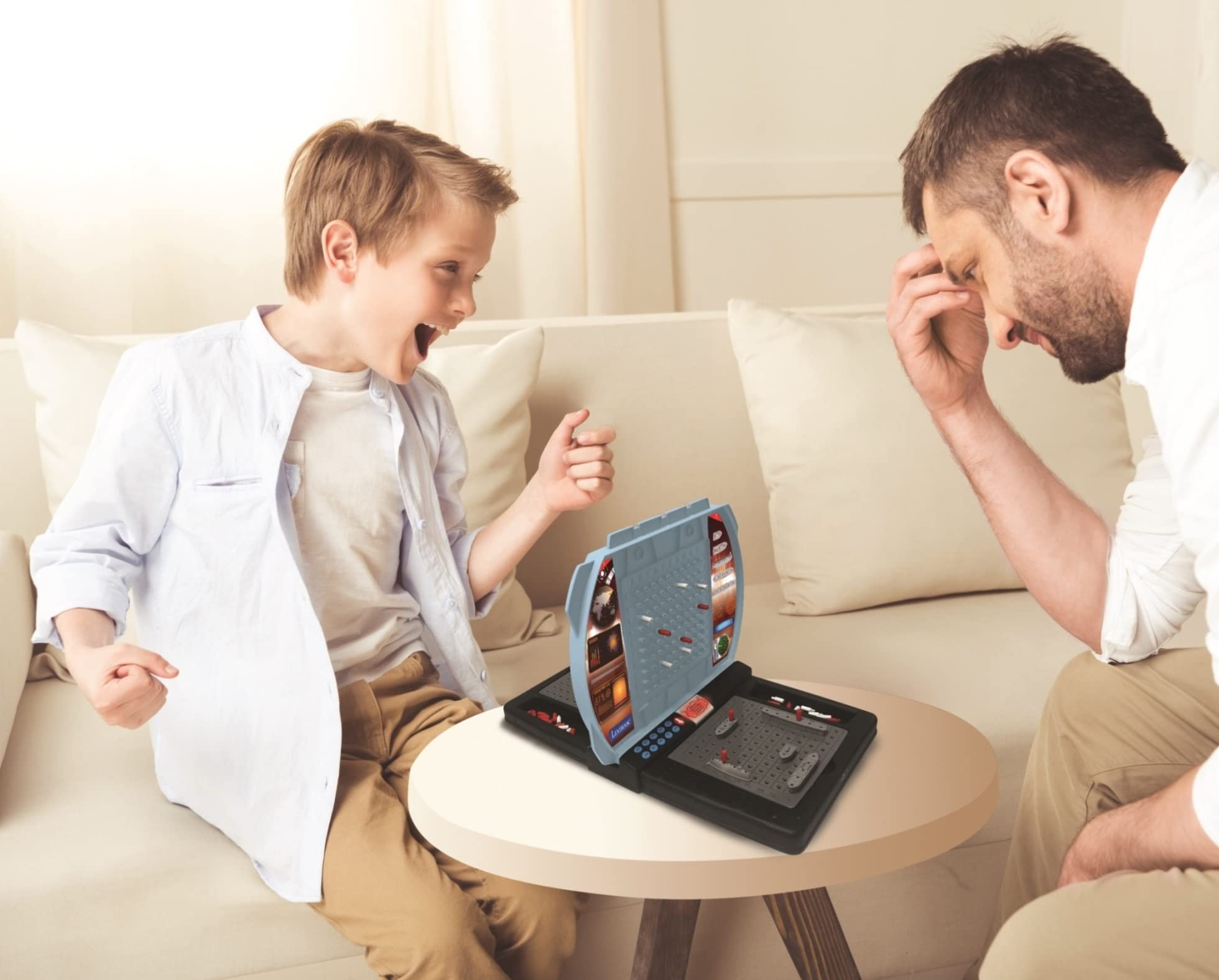 Lexibook, Sprechende Seeschlacht (Tschechisch, Polnisch, Ungarisch, Slowenisch), elektronisches Brettspiel 1 oder 2 Spieler, interaktiv, Licht- und Soundeffekte, Strategie, batteriebetrieben, GT2800i2