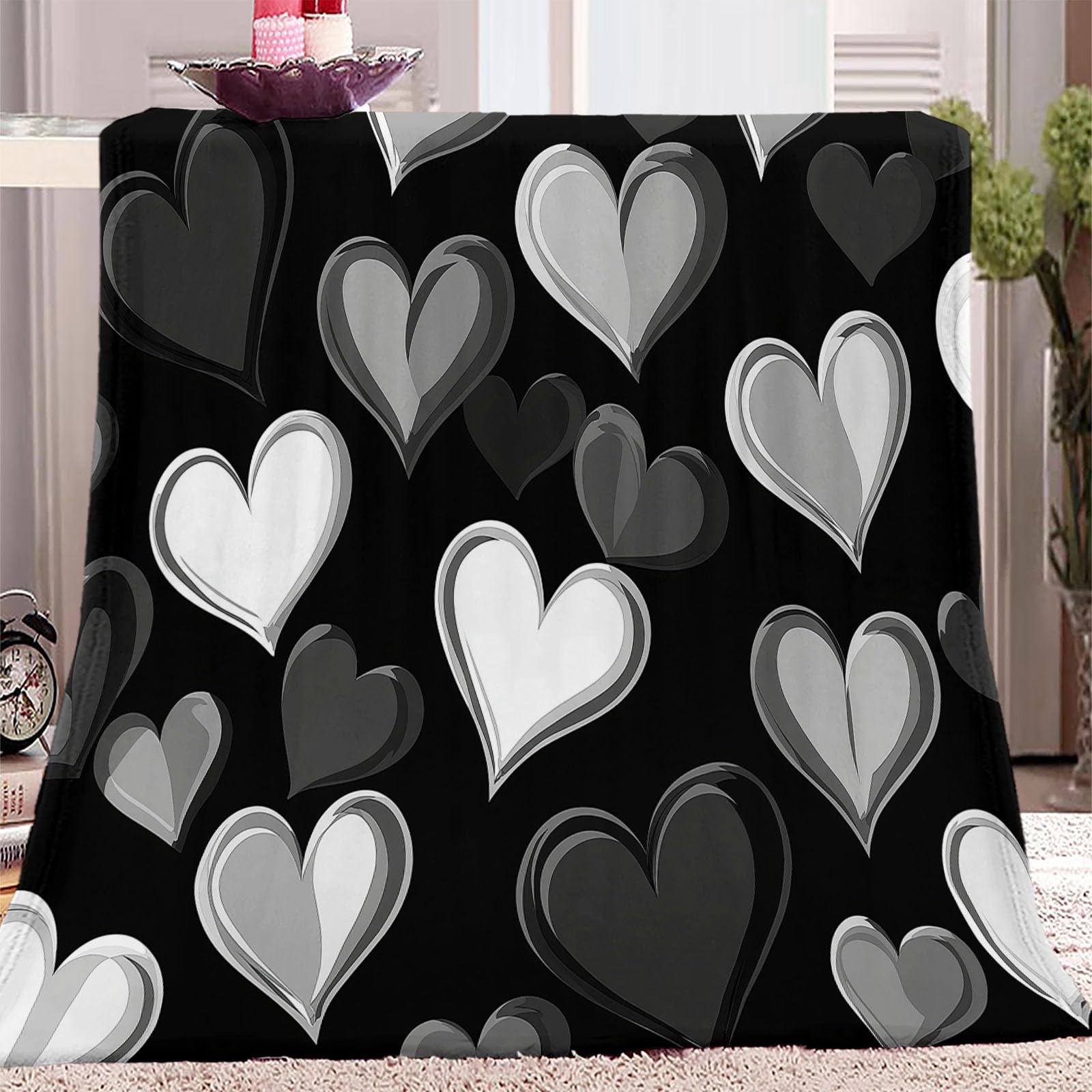 Cute Heart Shaped Cartoon Print Sherpa Blanket Couch Fleece Blanket Couch Sofa Throw Grey White Plush Lightweight Soft Blankets for Room Decor 70x100cm