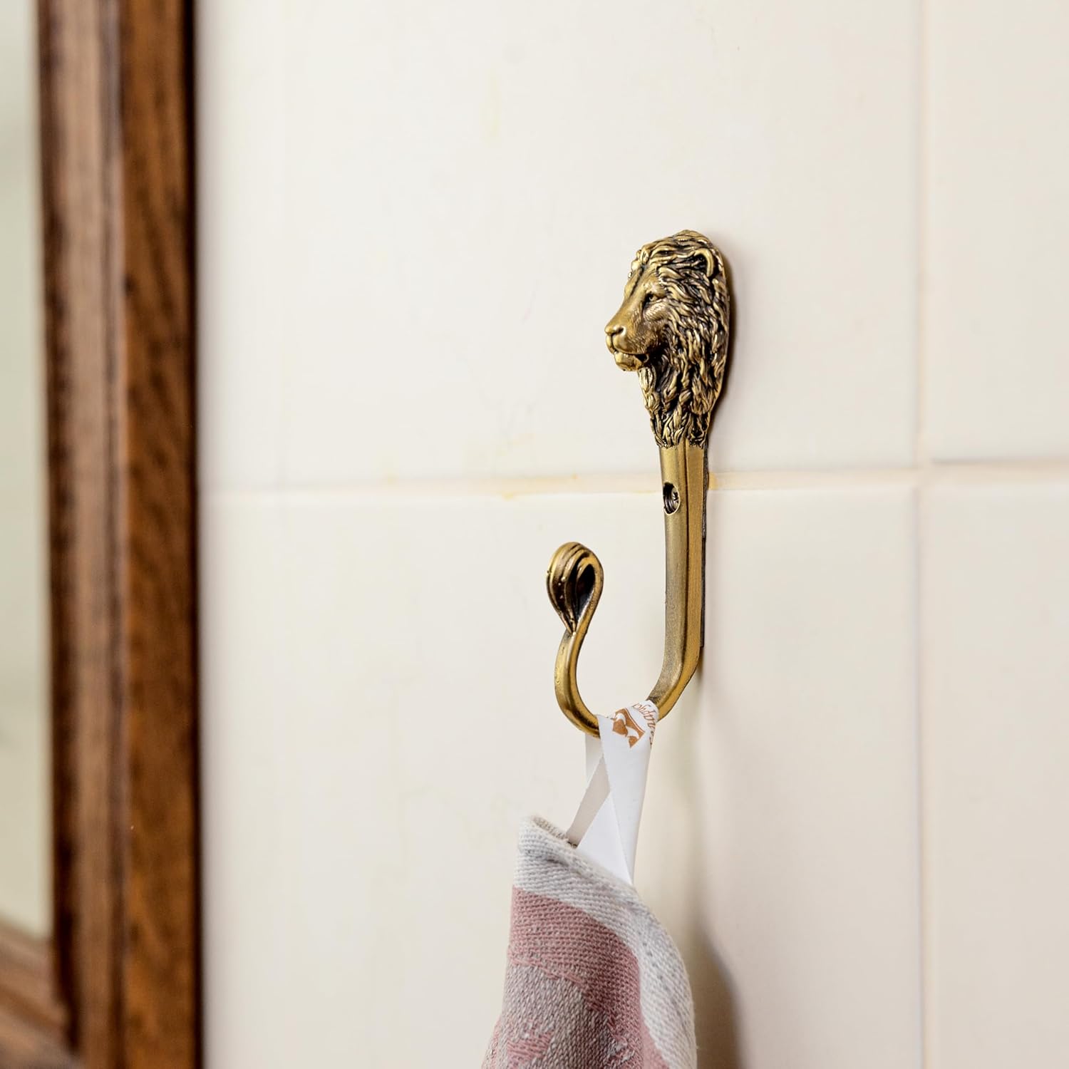 Lion Clothes Hanger Storage. Handmade. for Kitchen Living Room Bathroom Bars Hotels. Rack Hangers for Hanging Coats Towels Keys Hats Purse Backpacks. Unique Design. Vintage. Brass
