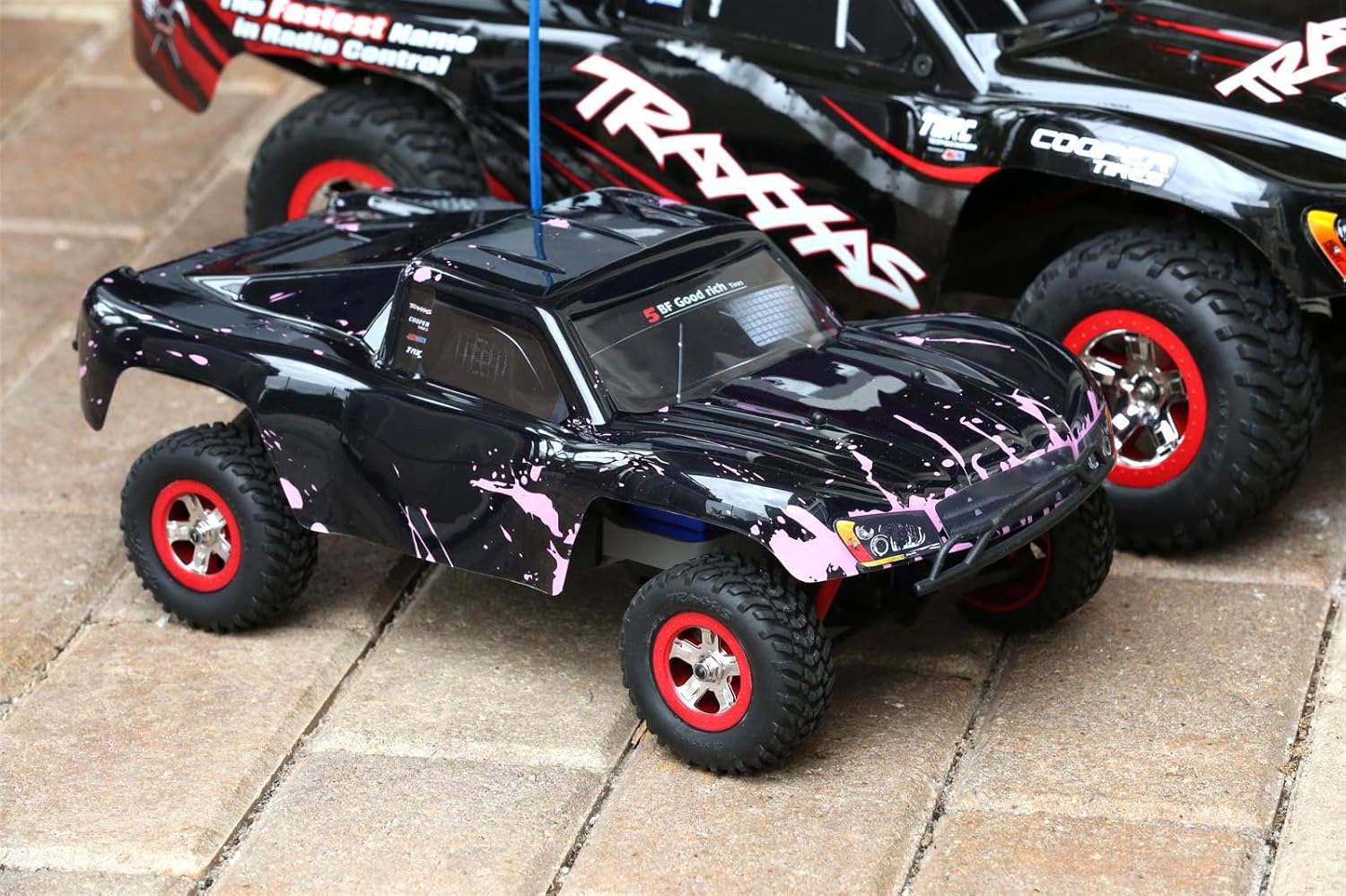 SummitLink Compatible Custom Body Muddy Pink Over Black Replacement for 1/16 Scale RC Car or Truck (Truck not Included) SSMN-BR-01
