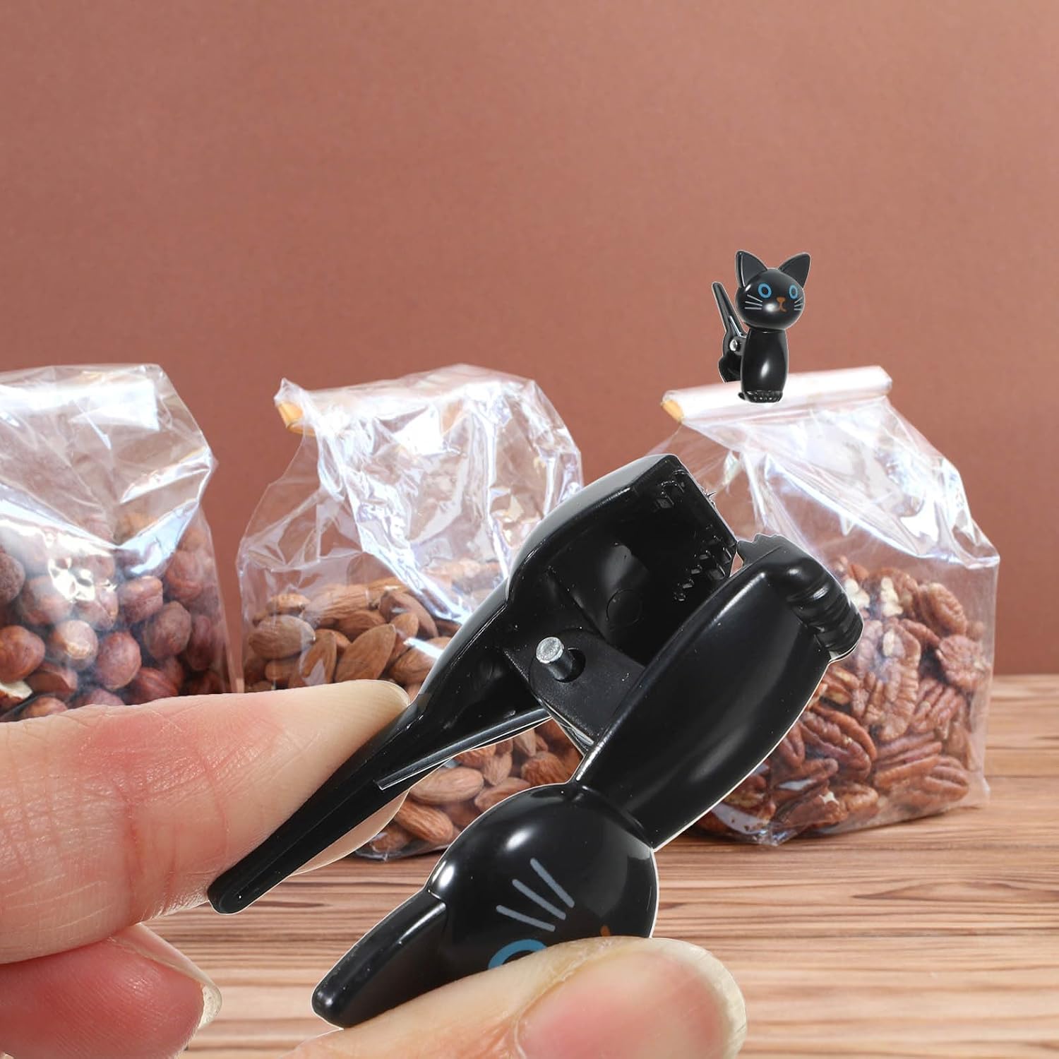 Zerodeko 8pcs Cute Cat Shape Food Bag Clips Black Reusable Snack Bag Sealing Clips for Kitchen and Office Packaging