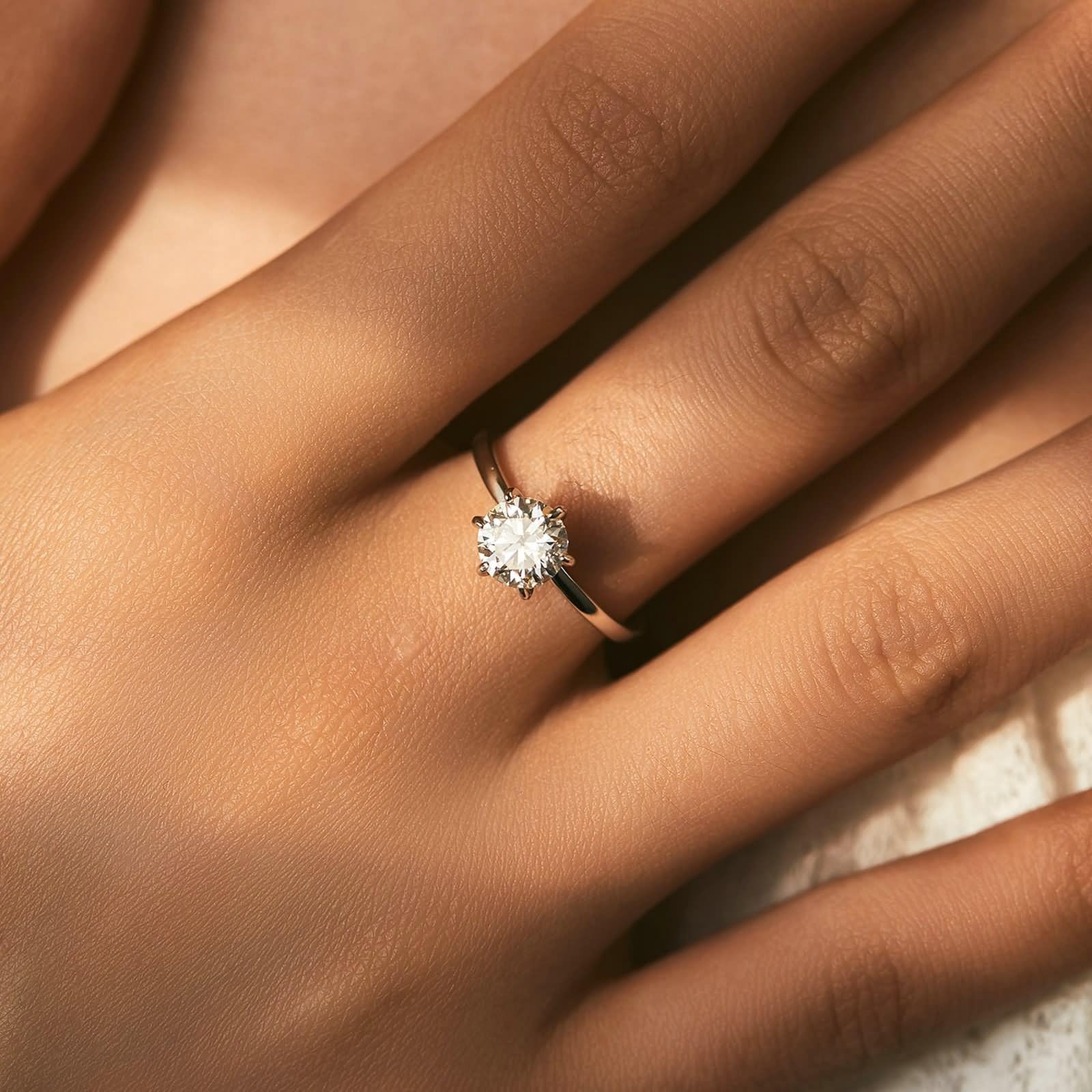 Set di anelli di fidanzamento da donna, rotondi, con moissanite bianca, forma rotonda, oro bianco