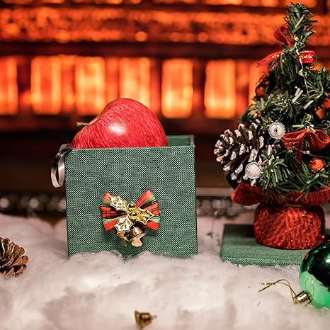 Amazon Co Jp Lulaa クリスマスりんごボックス クリスマスギフトボックス クリスマスツリー Ledライト付き クリスマス飾り クリスマス 包装袋 紙箱 ボタン電池付き 緑 赤 プレゼント おもちゃ