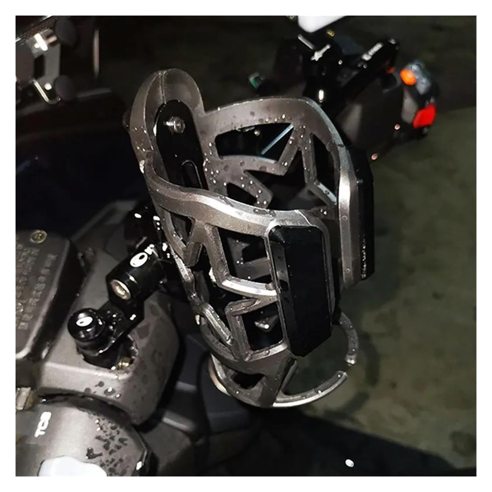 Portaborraccia per Moto Per CFMOTO 800MT 800 MT MT800 2021-2022 2023 Universale Moto Bevanda Bottiglia Di Acqua Gabbia Drink Cup Holder Sdand Montaggio(7)