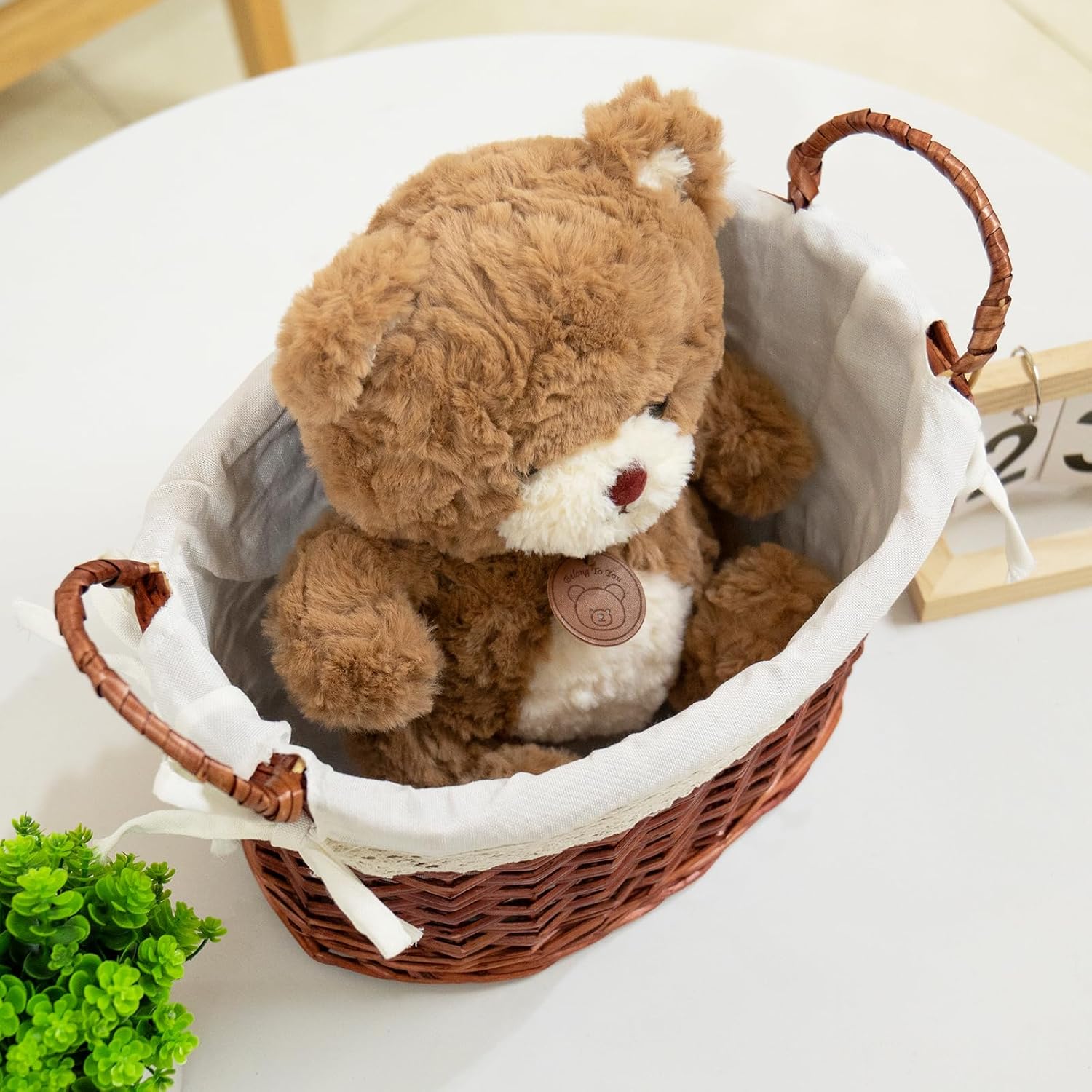 Wicker Storage Basket Oval Storage Basket Natural Decoration Coffee Crafts 13 * 9 * 7.5 INCHES