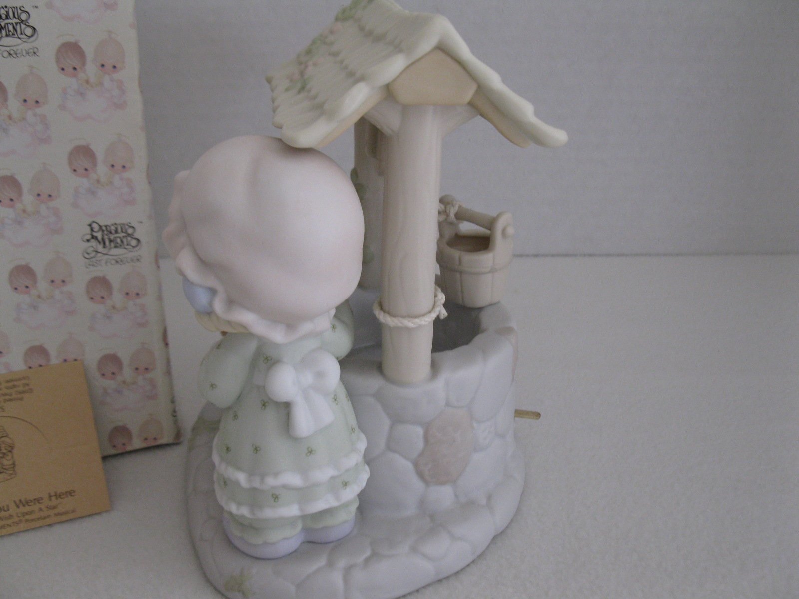 Precious Moments Wishing Musical　オルゴール Precious Moments Musical Waterball, Music Box Water Globe, Vintage