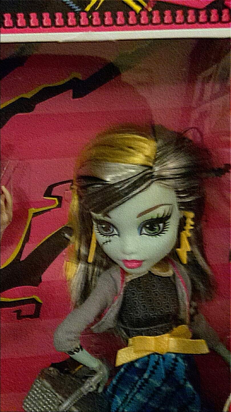 Monster High Picnic Casket 2 Pack - Jackson Jekyll and Frankie Stein