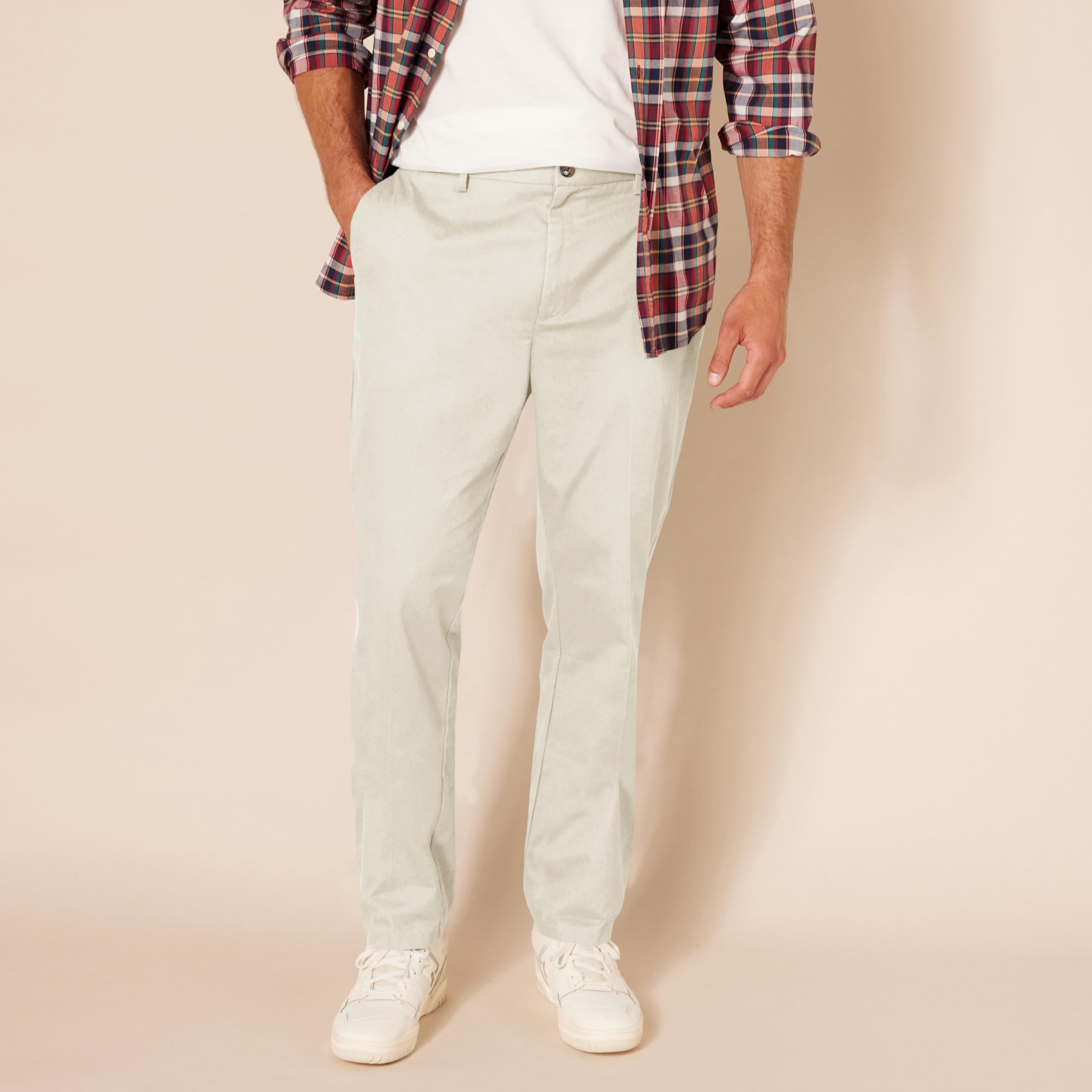 Amazon Essentials Men's Slim Fit Wrinkle-Resistant Flat-Front Work Chino Trousers — view 3