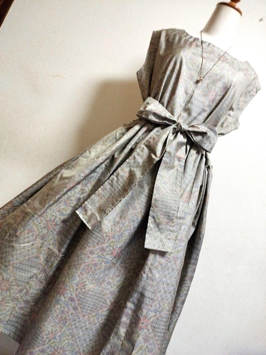 和風花柄ノースリーブワンピース(ひざ丈)カーディガン付き留袖 和風花柄ノースリーブワンピース(ひざ丈)カーディガン付き留袖
