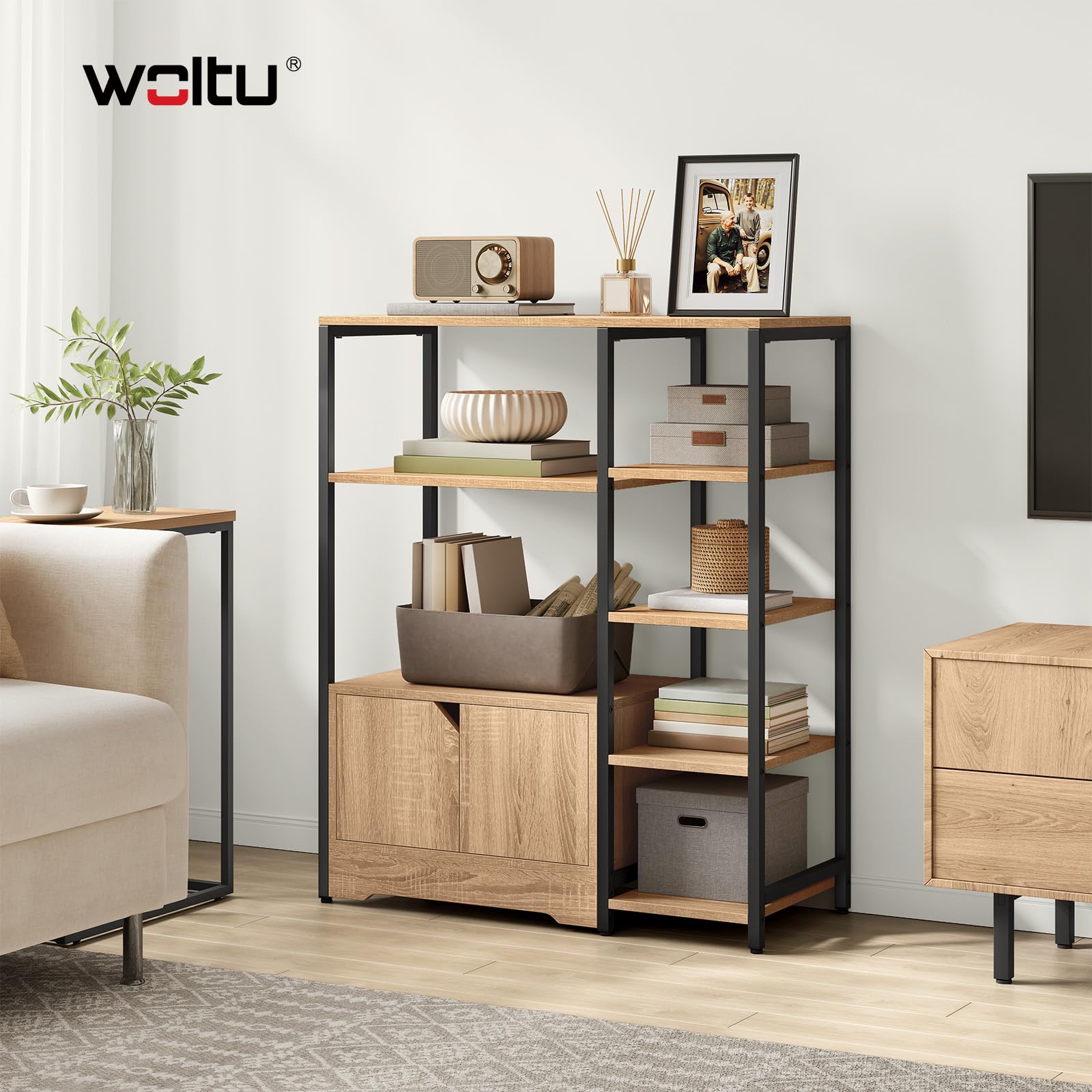 WOLTU Bücherregal, Standregal, Bücherschrank mit Türen, für Wohnzimmer Schlafzimmer Küche, Industrial, Metallrahmen, 80x97x35 cm, schwarz+helle Eiche, RGB08hei