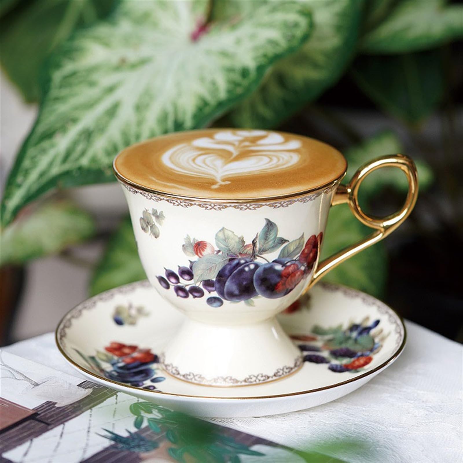 Maison Ensemble de grandes tasses à café et soucoupes scandinaves, thé noir exquises britanniques haut gamme, luxe en porcelaine fleurs Décoration(Blanc)