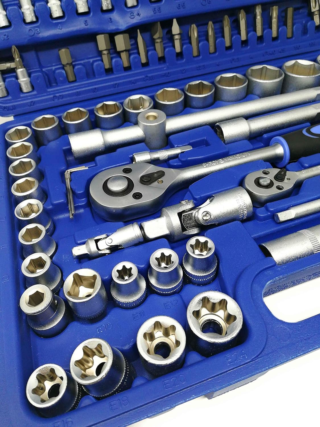 SQUADO Set Chiavi a Bussola e Accessori con Cricchetto 108 pezzi Chrome Vanadium Professionale con Valigetta