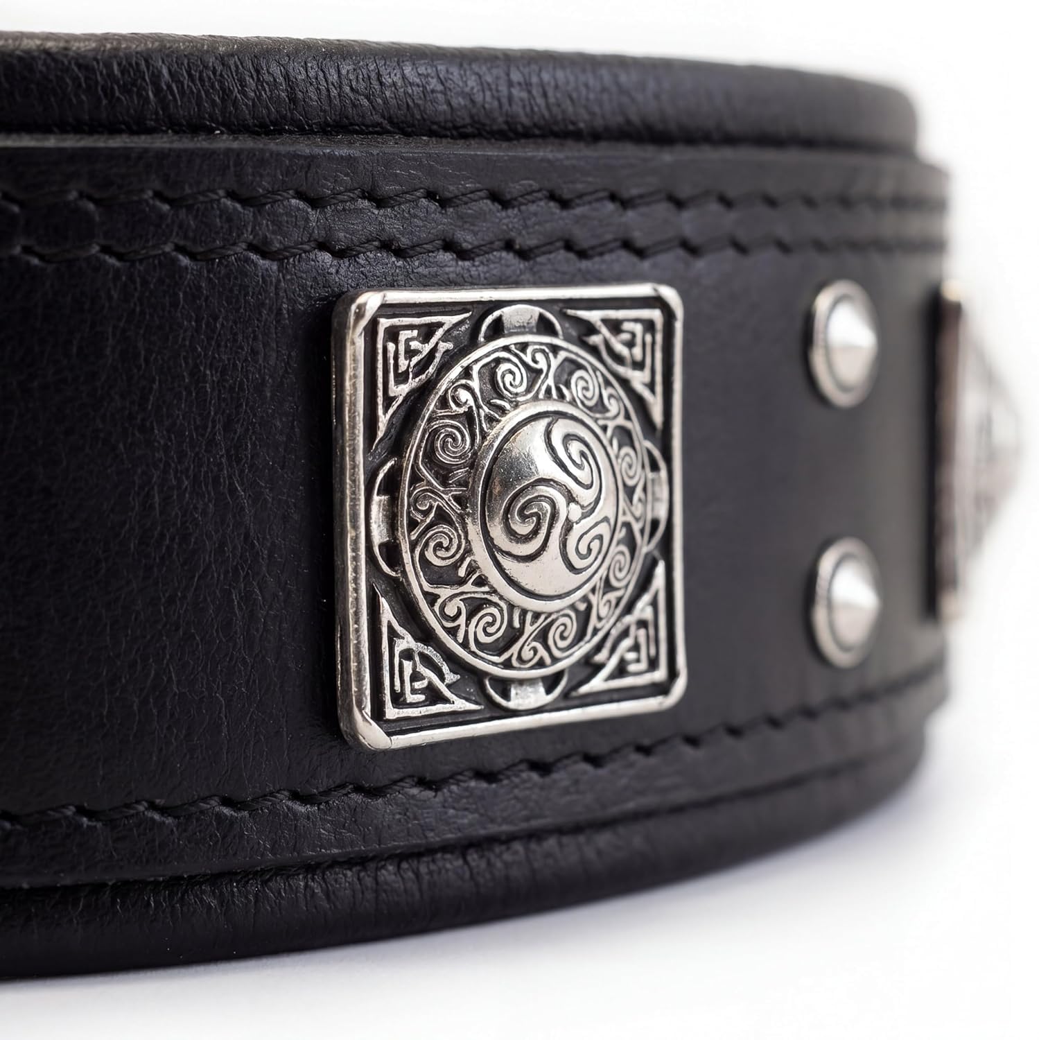 Bestia Eros'' Collar de Perro de Cuero Genuino Medio. Razas de Grandes tamaños. 100% Cuero. Clouté.rembourré. Hecho a Mano en Europa