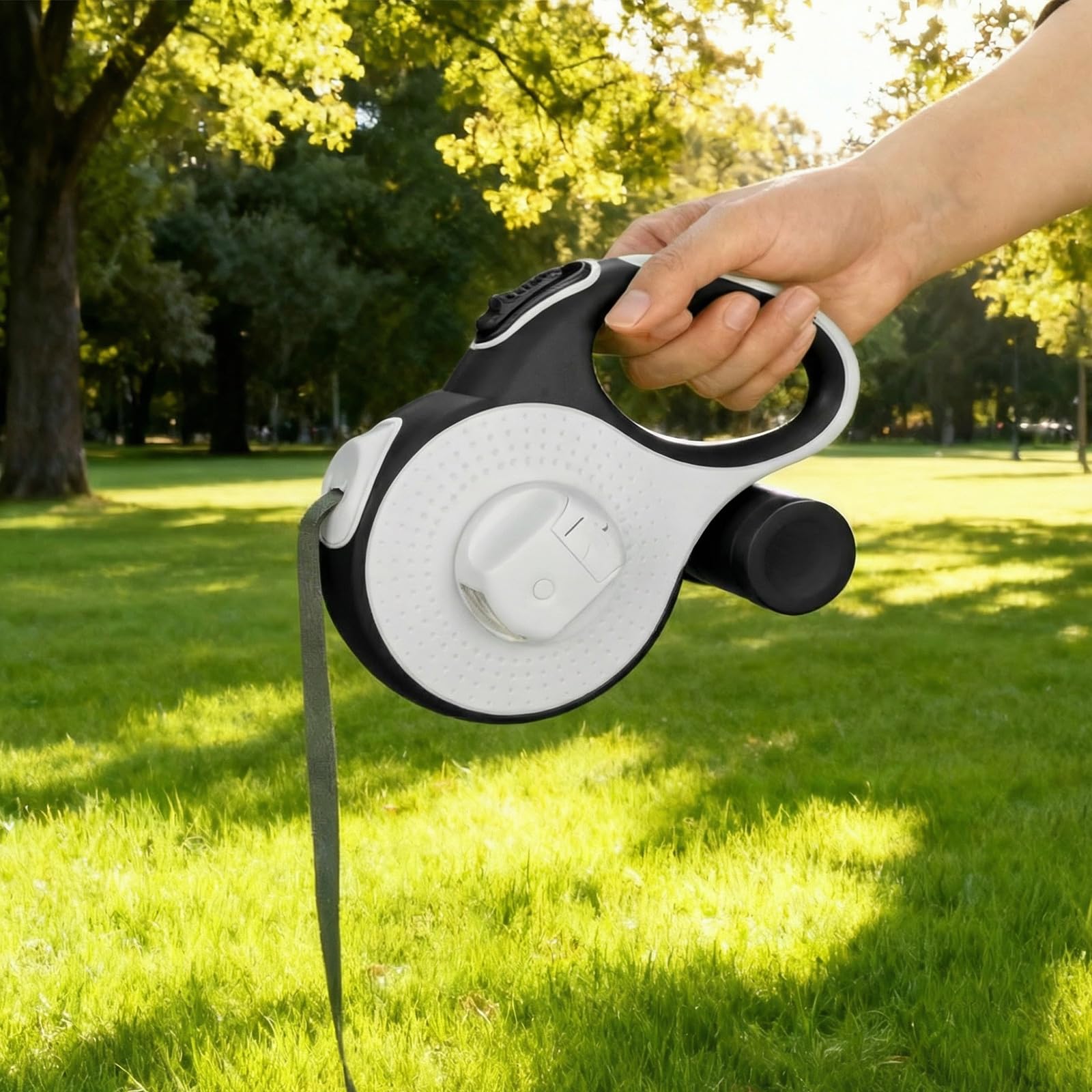 Guinzaglio per cani da 8 m, con luce LED e supporto per borsa, guinzaglio senza nodi, pulsante del freno rapido e impugnatura antiscivolo, per cani fino a 50 kg, shopping, allenamento, viaggi