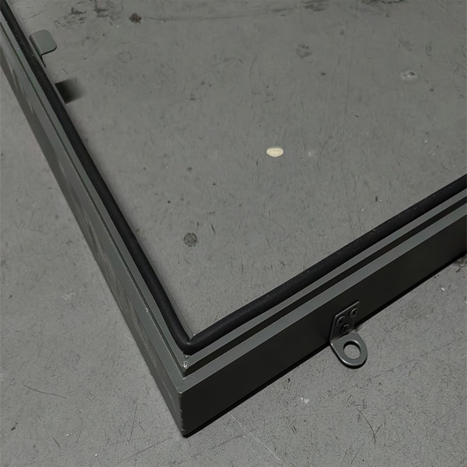 Trappe d'accès en Fonte pour Inspection de Plafond (75 x 75 cm) - Solution pour Refroidisseur d'air de toiture
