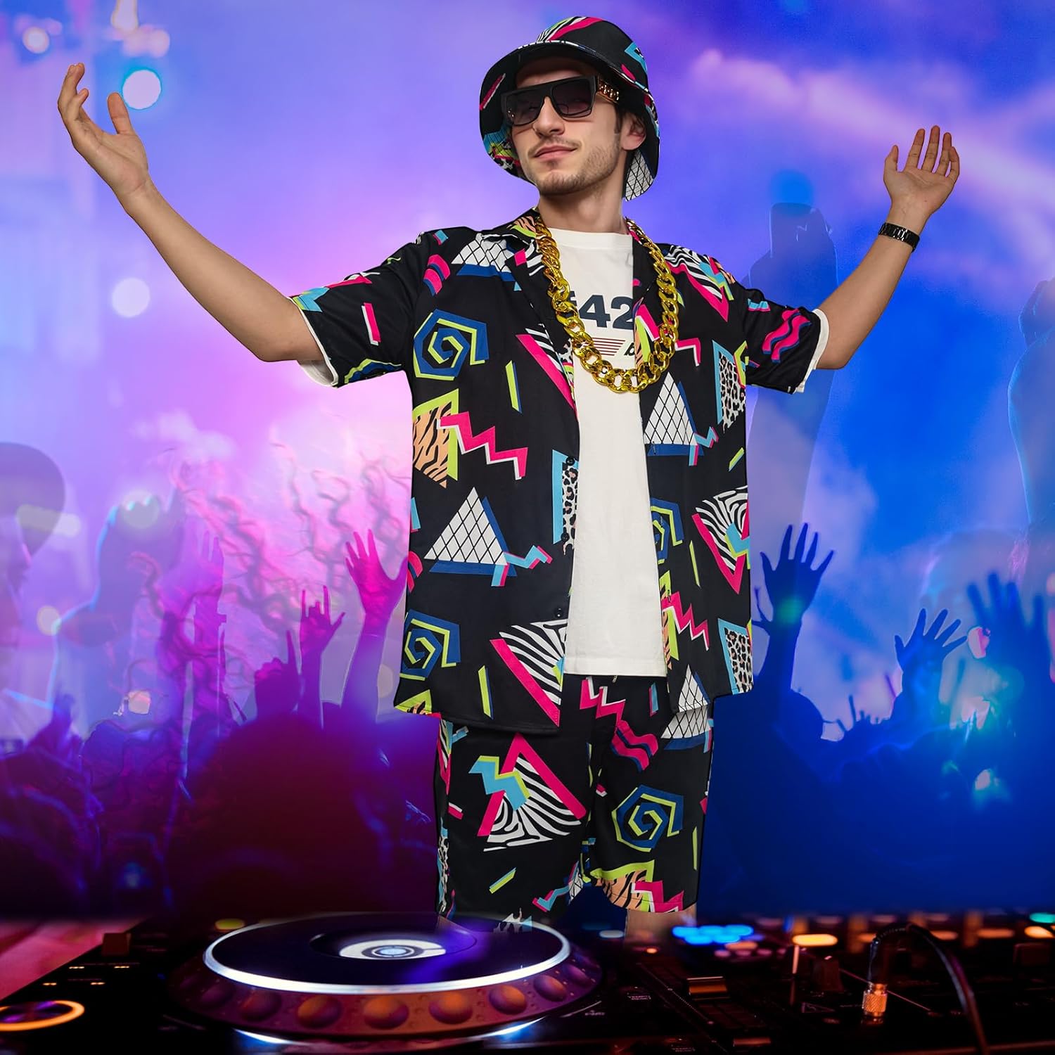 Dazzroi Retro jaren 80 en 90 hiphop-outfit voor volwassenen, jaren 80 fancy kledingset met sportshirt en short, hoed dollarring, halsketting, armband, opblaasbare radioglazen, strandtracksuit voor Dazzroi Retro jaren 80 en 90 hiphop-outfit voor volwassenen, jaren 80 fancy kledingset met sportshirt en short, hoed dollarring, halsketting, armband, opblaasbare radioglazen, strandtracksuit voor