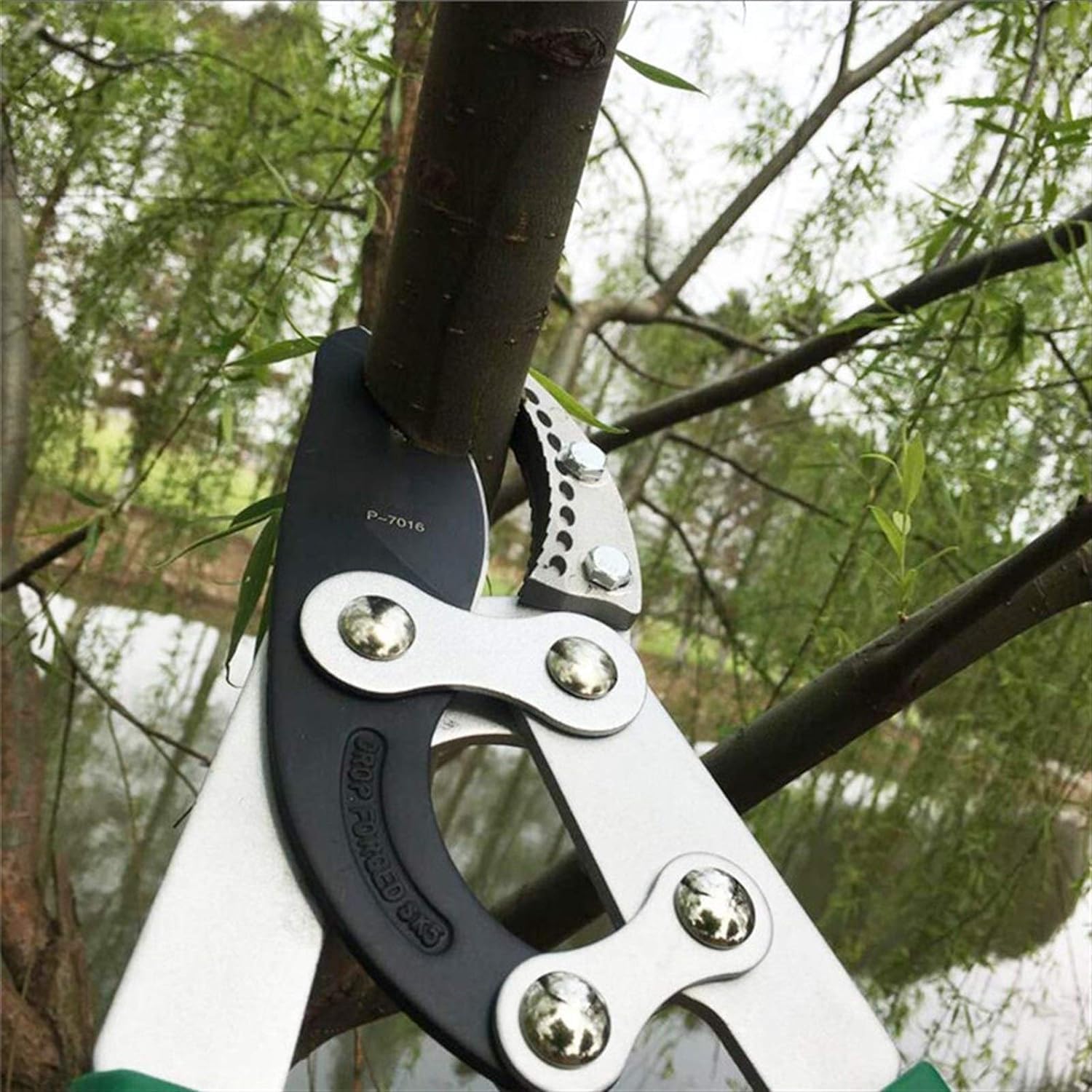 Hetkrishi Garden Pruning ShearsHandheld Extendable Garden Shears 69-102cm Telescopic Pruning Lopper Anvil Razor-Edge Aluminium Garden Hedge Tree Lopper Chops Thick Branches with Ease - Image 6 thumbnail
