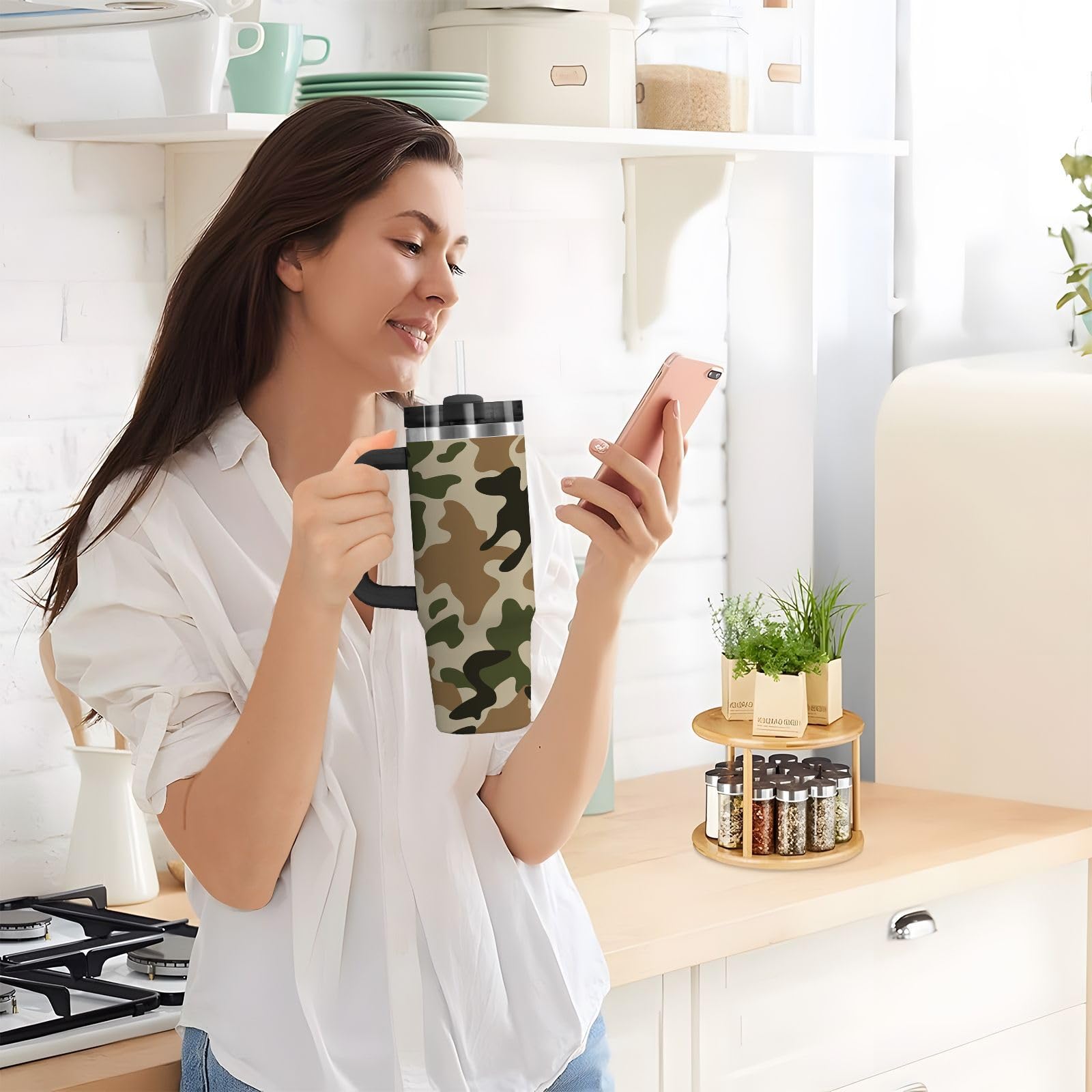 Isolierter Trinkbecher, doppelwandig, Edelstahl, Thermobecher, Reisebecher mit Griff, Strohhalm-Deckel, Camouflage, Grün