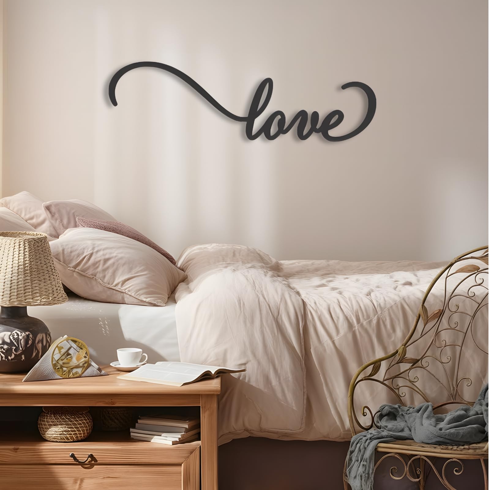 Grande Decorazione murale Astratta in Metallo con la Scritta Love, Ideale per Soggiorno e Camera da Letto, Disponibile in Diverse Misure (20x6, 24x7, 35x11 Pollici) (60x18 cm)