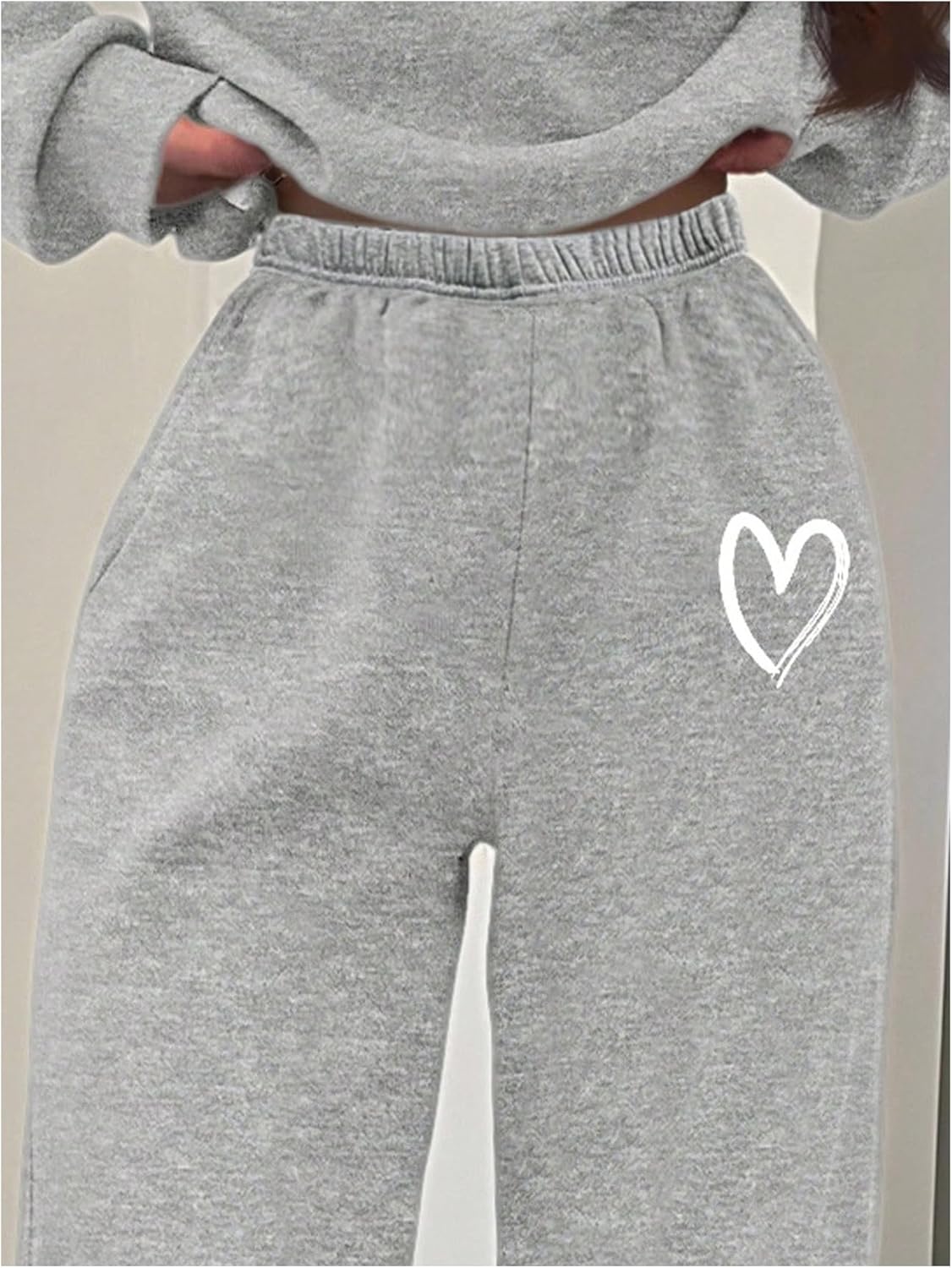 Girl's 2 Piece Outfits Heart Graphic Sweatshirts and Loose Athletic Pants Set - Image 3