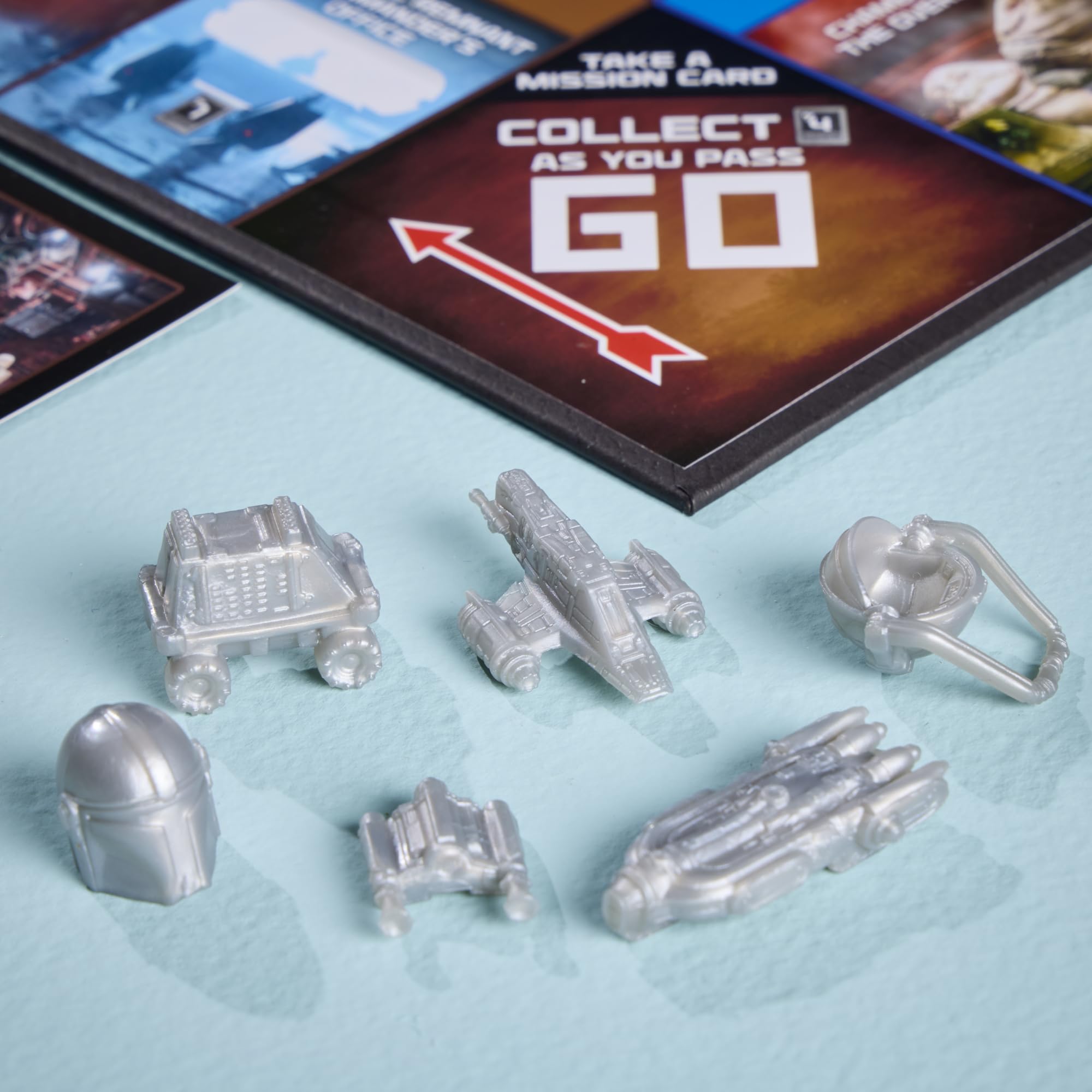 Monopoly: Star Wars The Mandalorian and Grogu Edition gra planszowa | Zainspirowany filmem | Gry rodzinne dla dzieci i dorosłych | 2-6 graczy | Wiek 8+ - wersja angielska