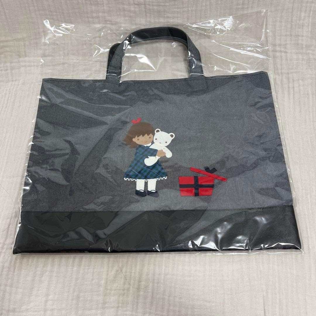 familiar デニムバック　バレリーナ　黒 2024年 ファミリア デ二ムバッグ 黒 今季のデニムバッグは バレエ