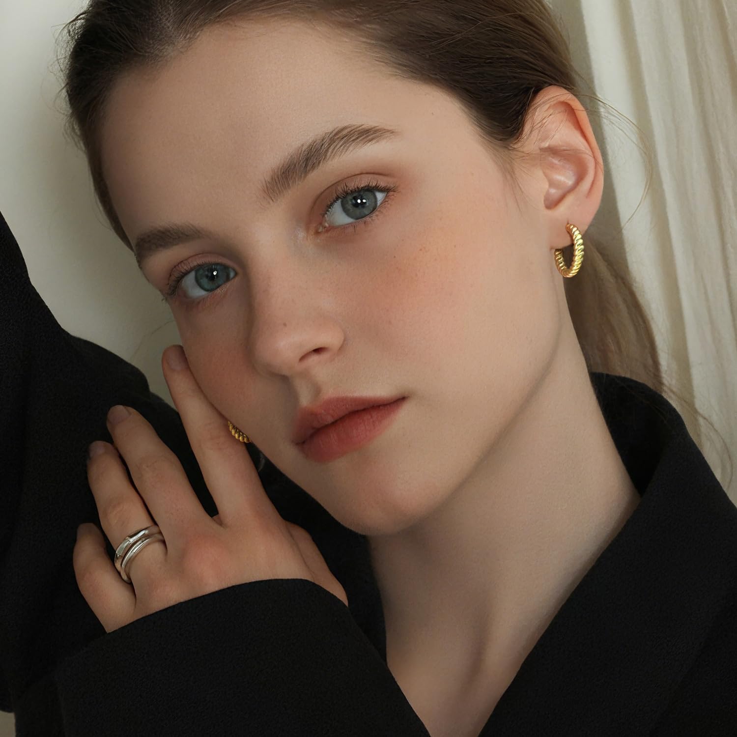 Eloqueen 14K Gold Earrings for Women Gold Hoops Earrings for Women Hoop Earring for Womens Hoops Softly Twisted Lines with Gentle Rhythm Womens Hoop Earring 22/25mm