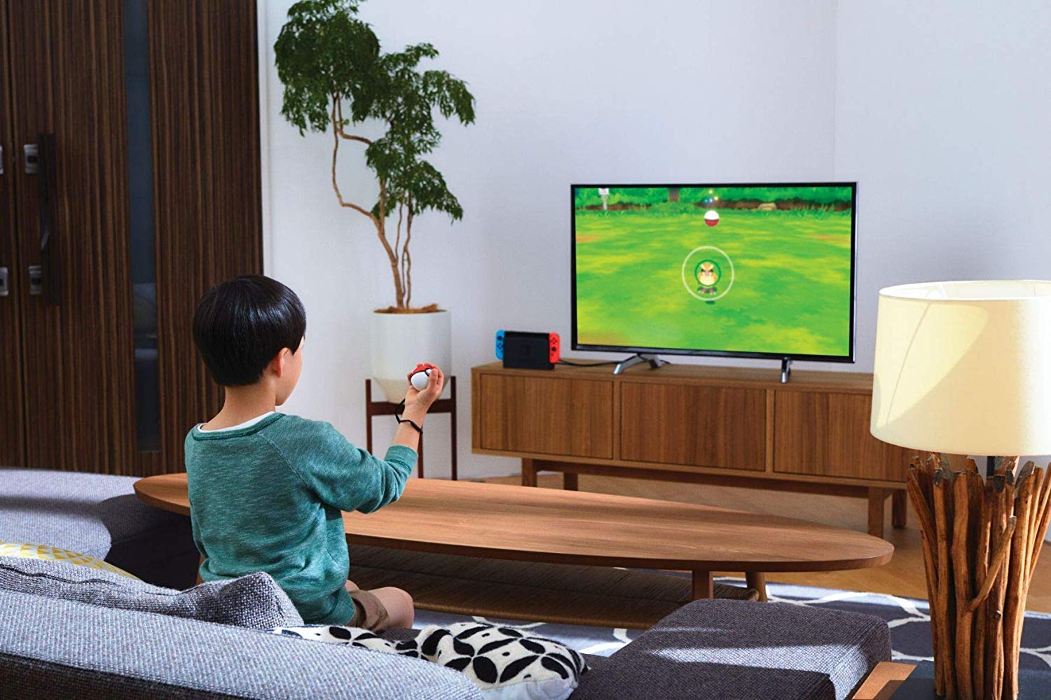 Pokémon: Let’s Go, Pikachu! Including Poké Ball Plus - Nintendo Switch [Edizione: Regno Unito]