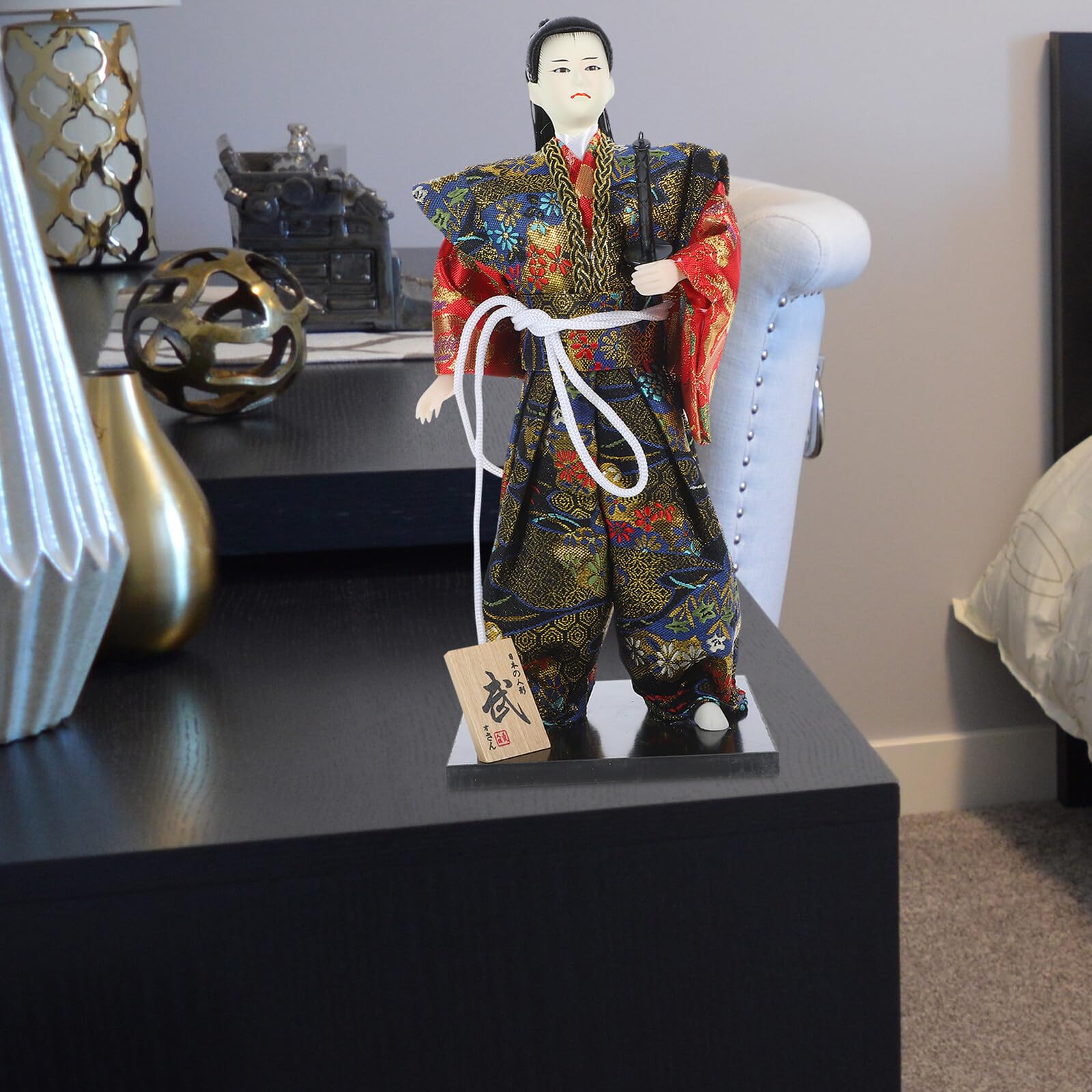 Muñeca Samurái Japonesa Tradicional para Decoración del Hogar Materiales de Tela y Madera, Adecuado para Ambientes Estilo Japonés y Decoración de Escritorio