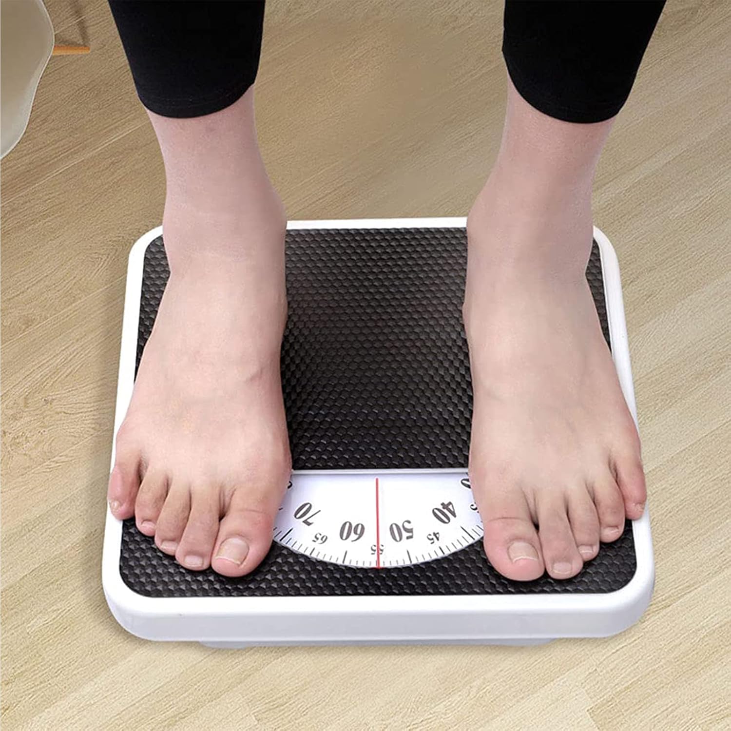 Analogue Bathroom Scales - up to 300lbs - Retro Design Vintage - Mechanical Persons Scales with Sturdy Non-Slip Platform Mechanical Scales No Batteries