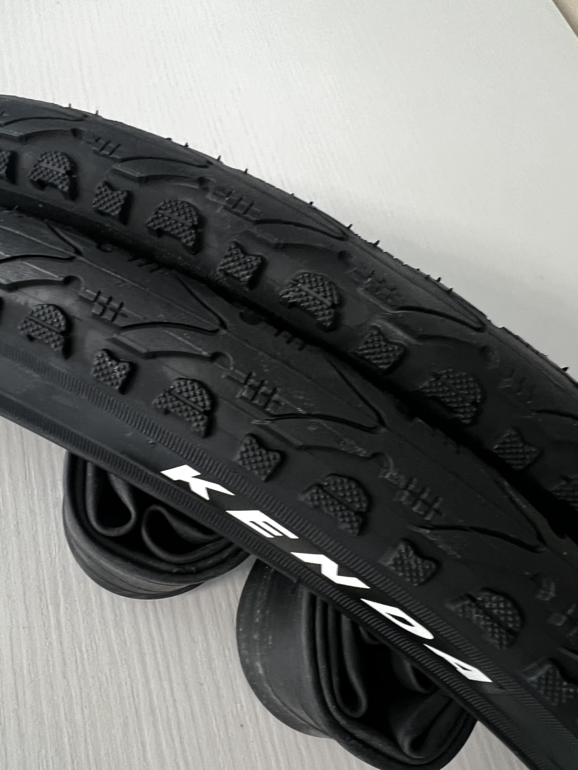 2 COPERTONI NERI KENDA 26 X 1.75 (47-559) + CAMERE D'ARIA PNEUMATICI STRADALI PER MTB MOUNTAIN BIKE BICICLETTA SLICK